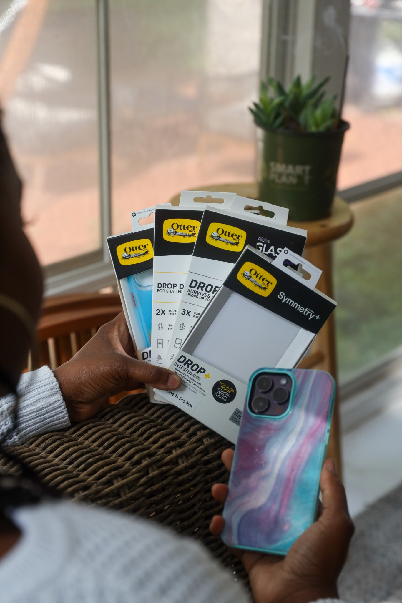 Grab your @otterbox now from @target . These are the perfect #targetfinds #otterbox #ad 

#LTKfindsunder50 #LTKHolidaySale