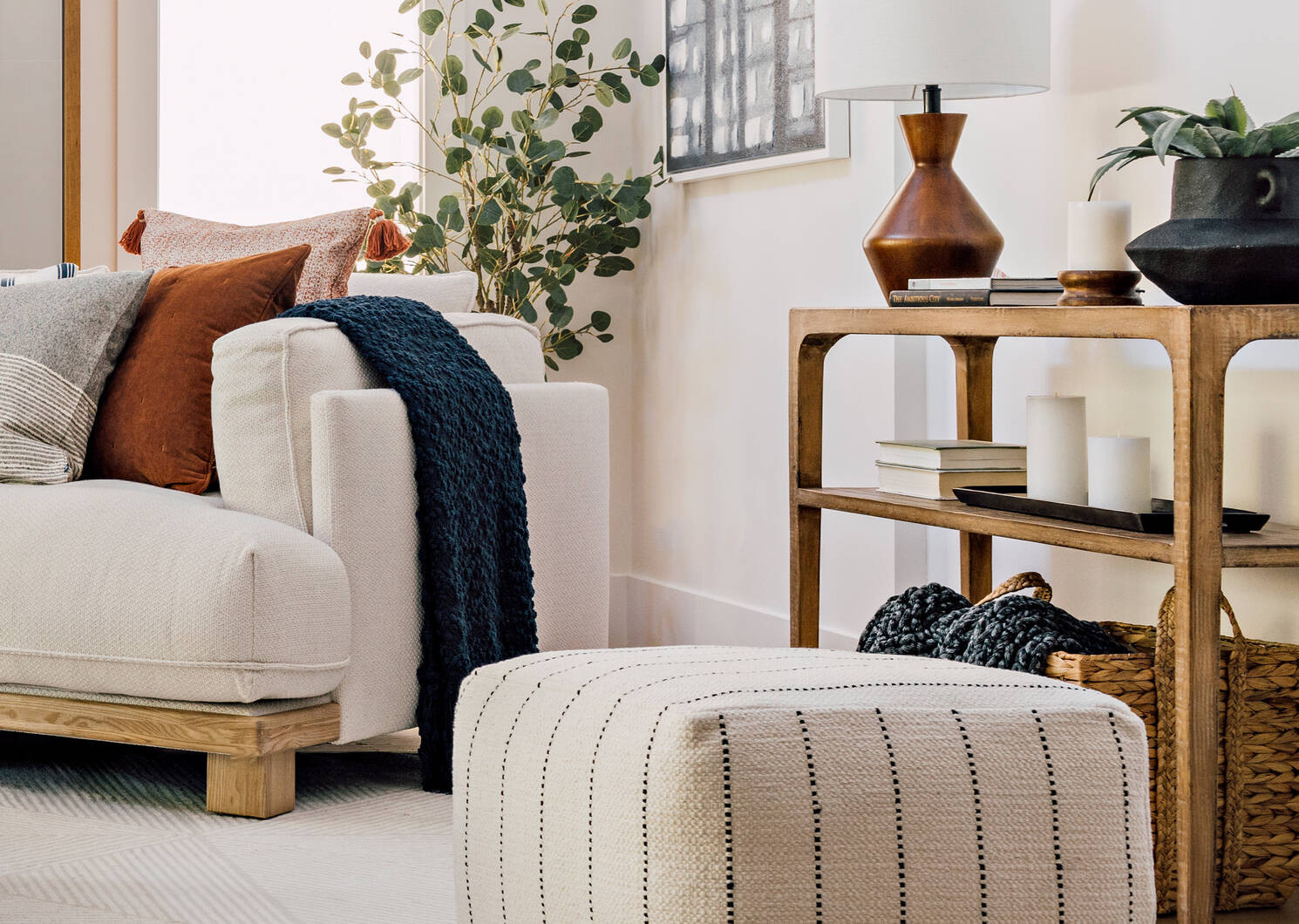 Dundas Console Table -Hughes Ale | Urban Barn