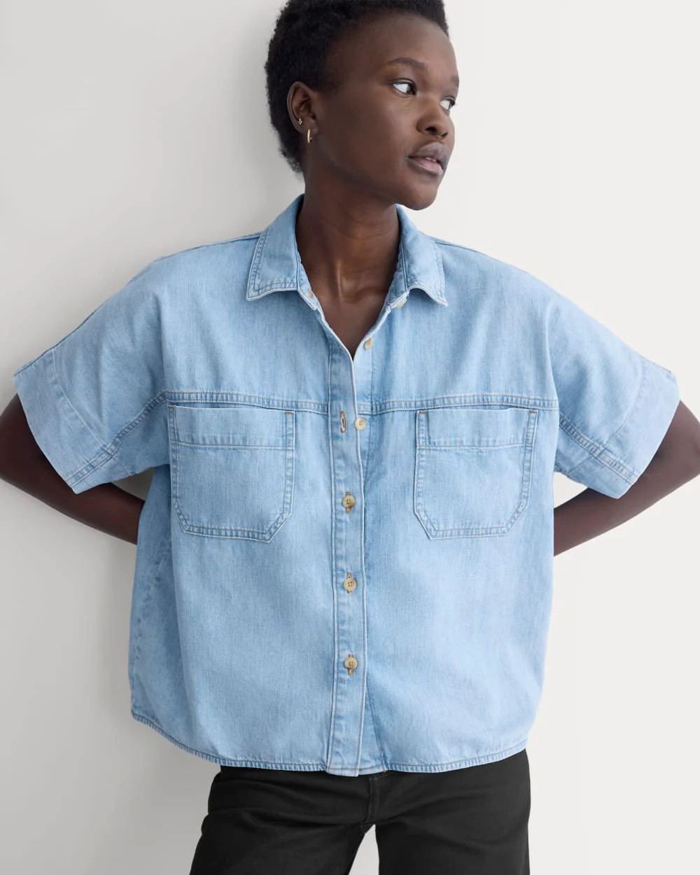Everlane Cropped Boxy Denim Shirt In Light Indigo, Size Large | Everlane