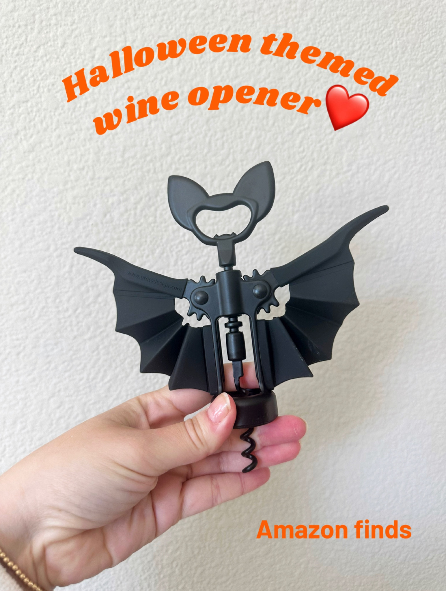 This is the coolest thing ever! Amazing gift idea! Halloween vibes 
