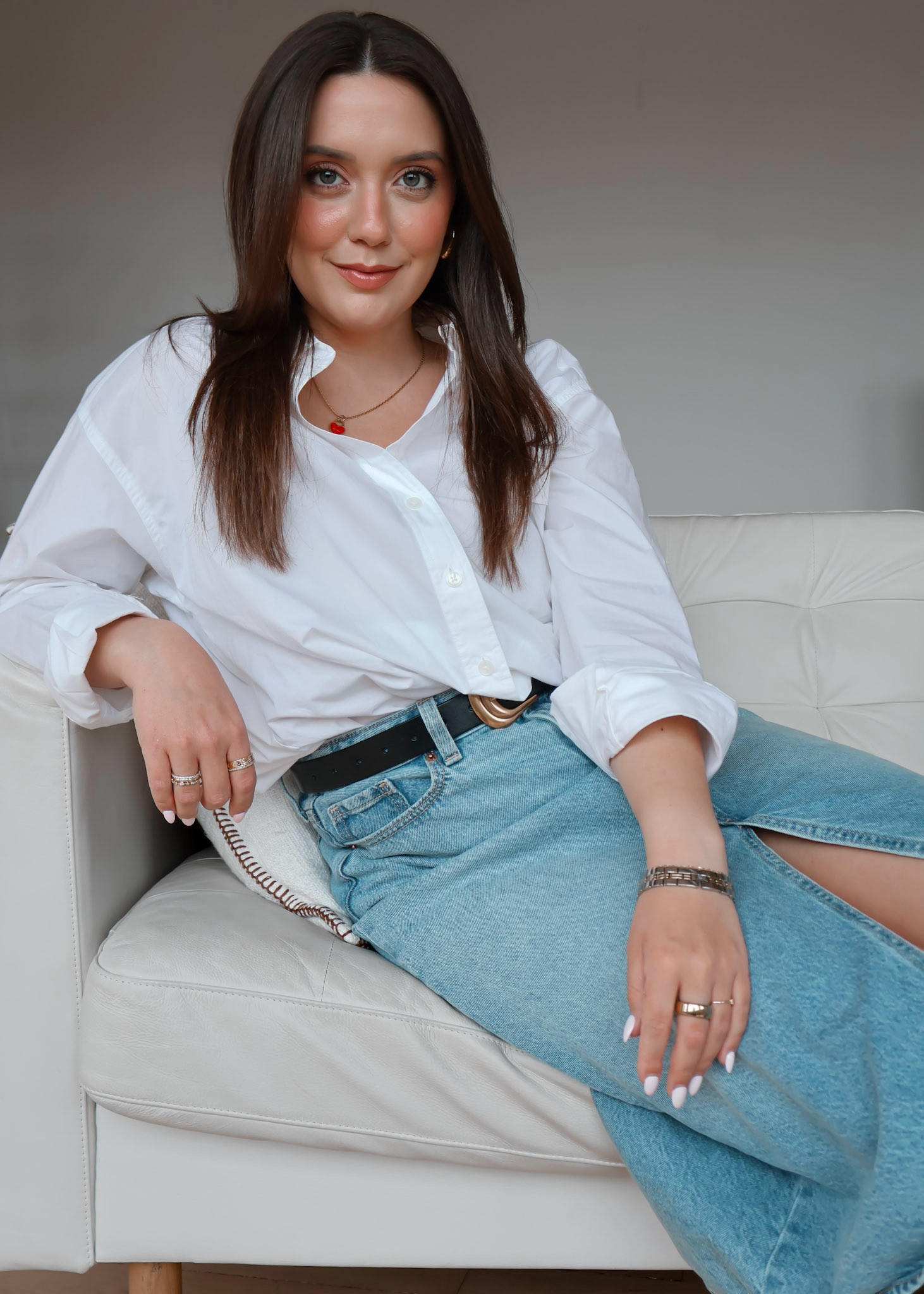 Maxi denim skirt / M
White button up / M
