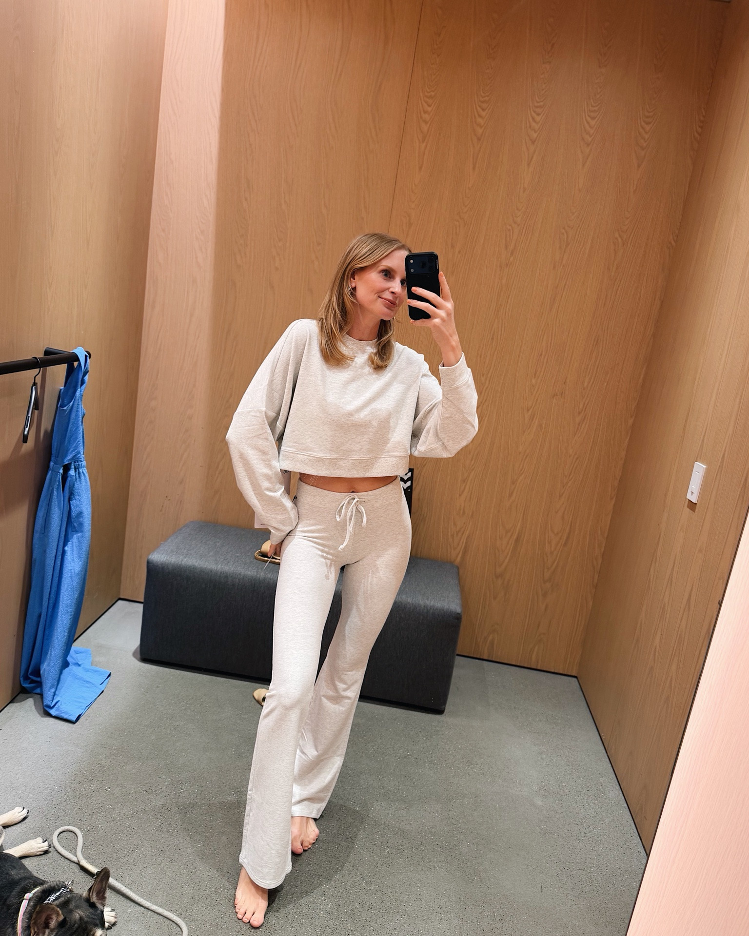 A super soft lounge set! These bootcut pants make me nostalgic for the Hard Tail pants I had in middle school 😂