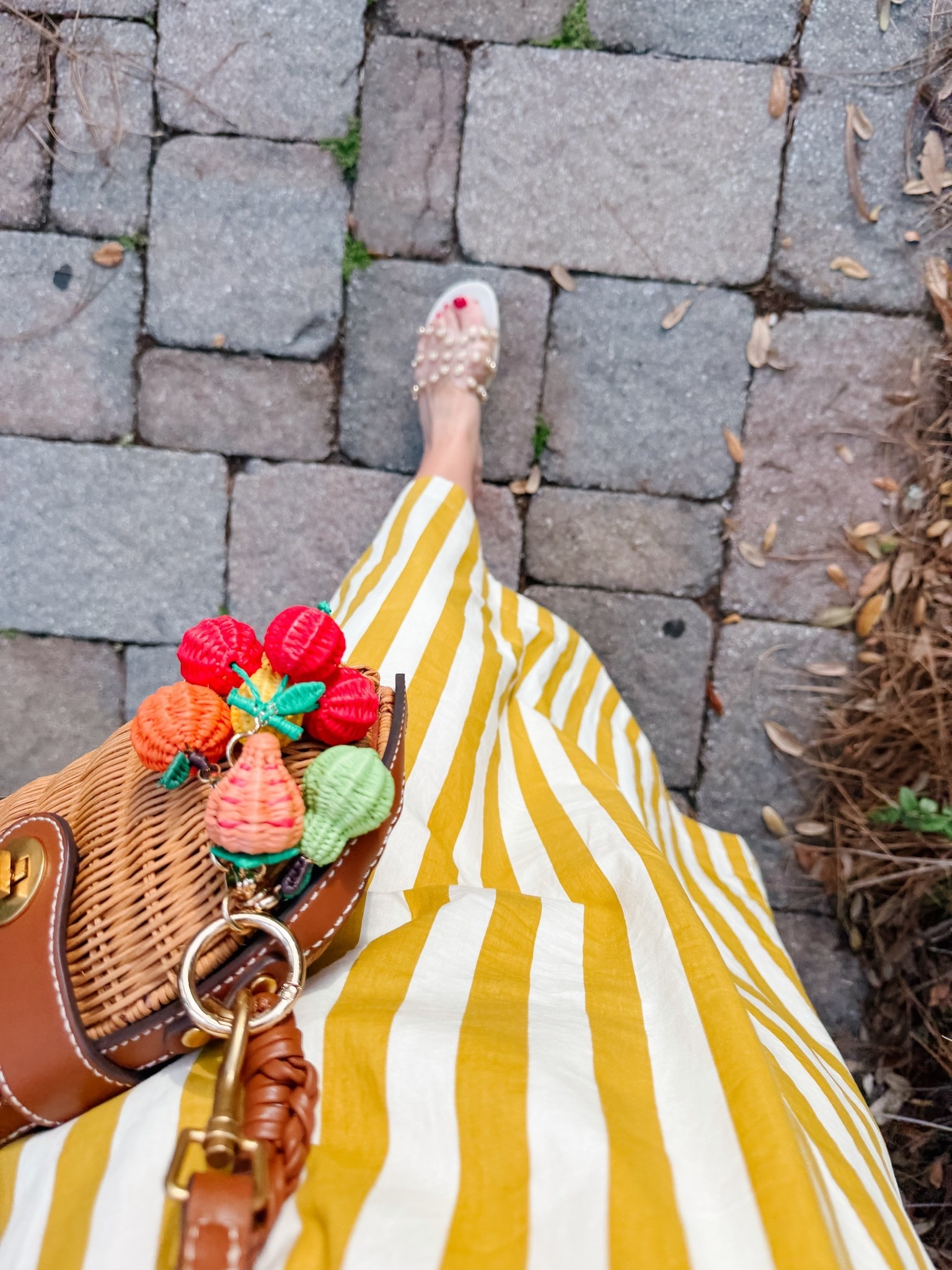 This Amazon dress is so cute! Love these Sam Edelman jelly’s too!