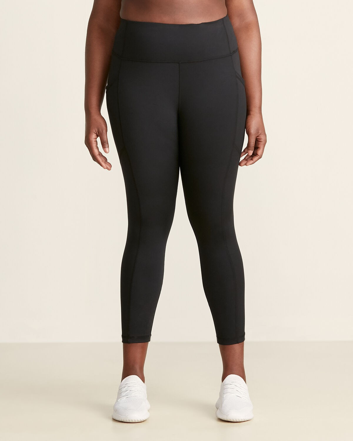 Plus Side Pocket High-Waisted Leggings | C21 | Century 21 Department Stores