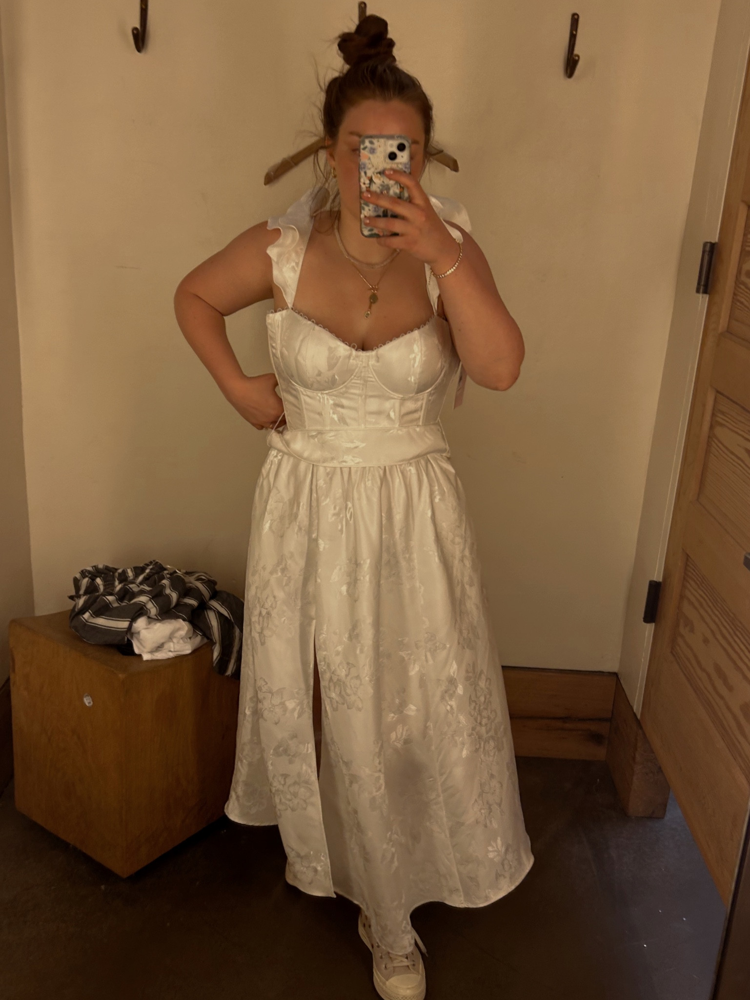 V Chapman Vera Bustier Dress!!

Wearing a size 8! Runs pretty small in the bust so size up :)


#wedding #littlewhitedress #satin #weddingwardrobe #bride #bridal #honeymoon #receptiondress #bridalshower #bachelorette

#LTKxSephora #LTKSeasonal #LTKwedding