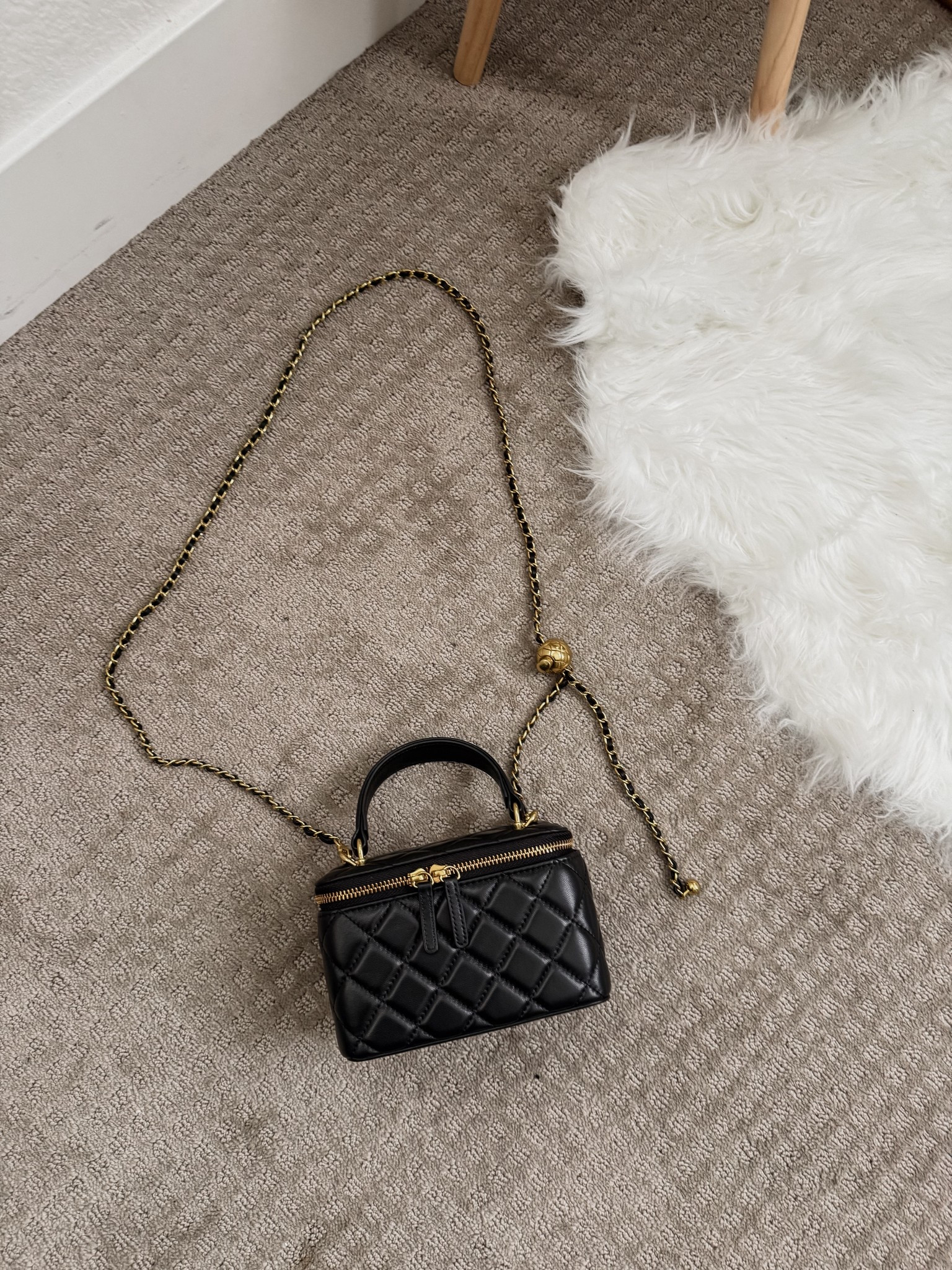 Love this cute Chanel inspired purse from Amazon. 

#LTKFindsUnder100