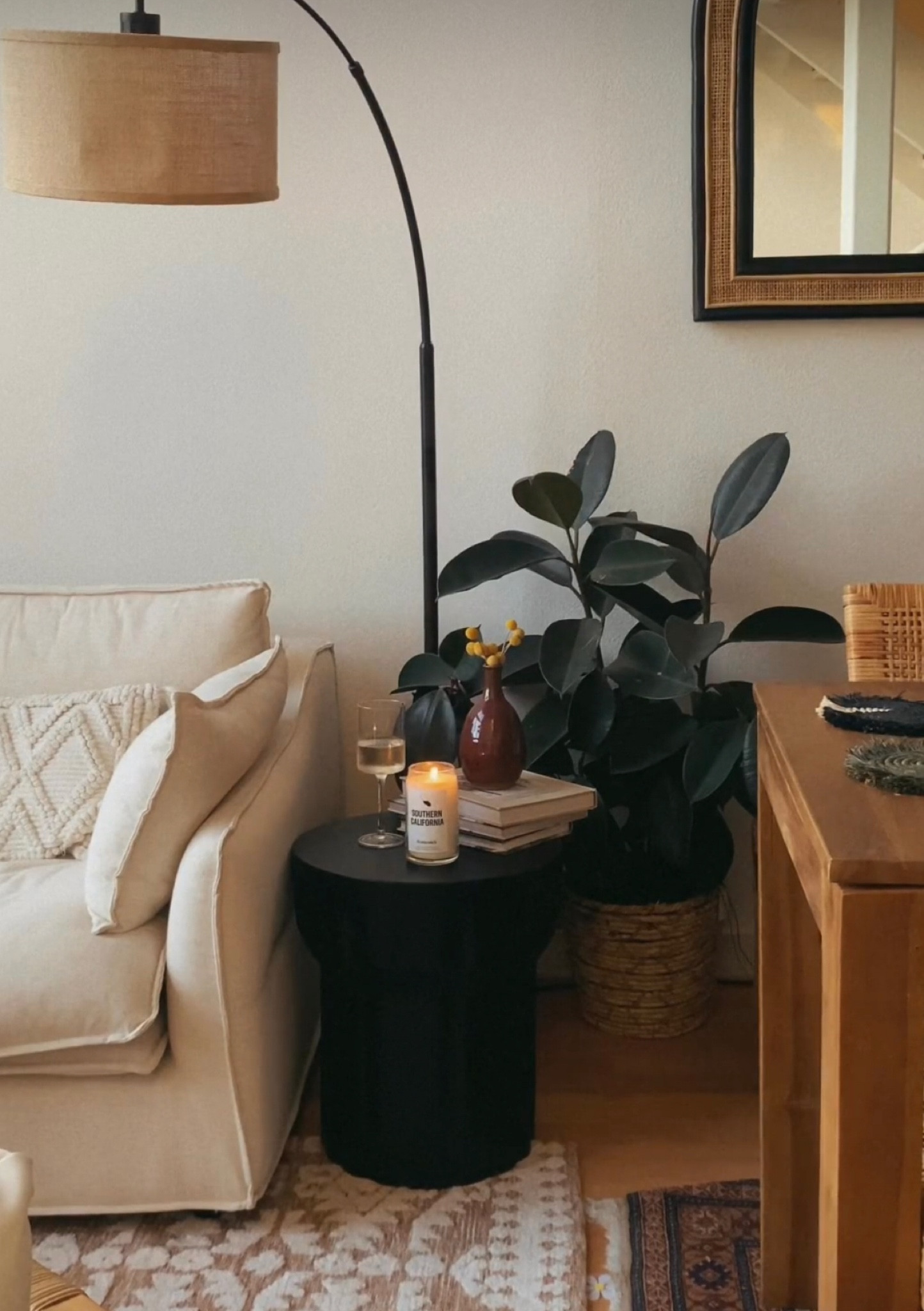 Love this cute little black accent table! ❤️ #homedecor #bohohome