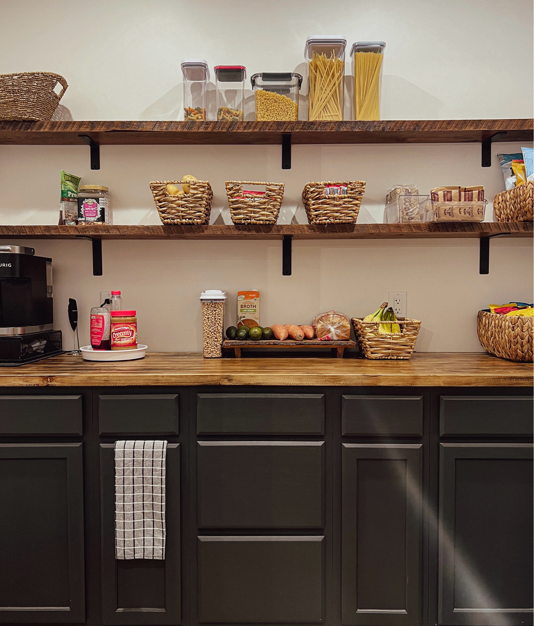 Pantry organization baskets 

Amazon, artera home, home, pantry, baskets, organization 

#LTKHome #LTKFindsUnder100 #LTKStyleTip