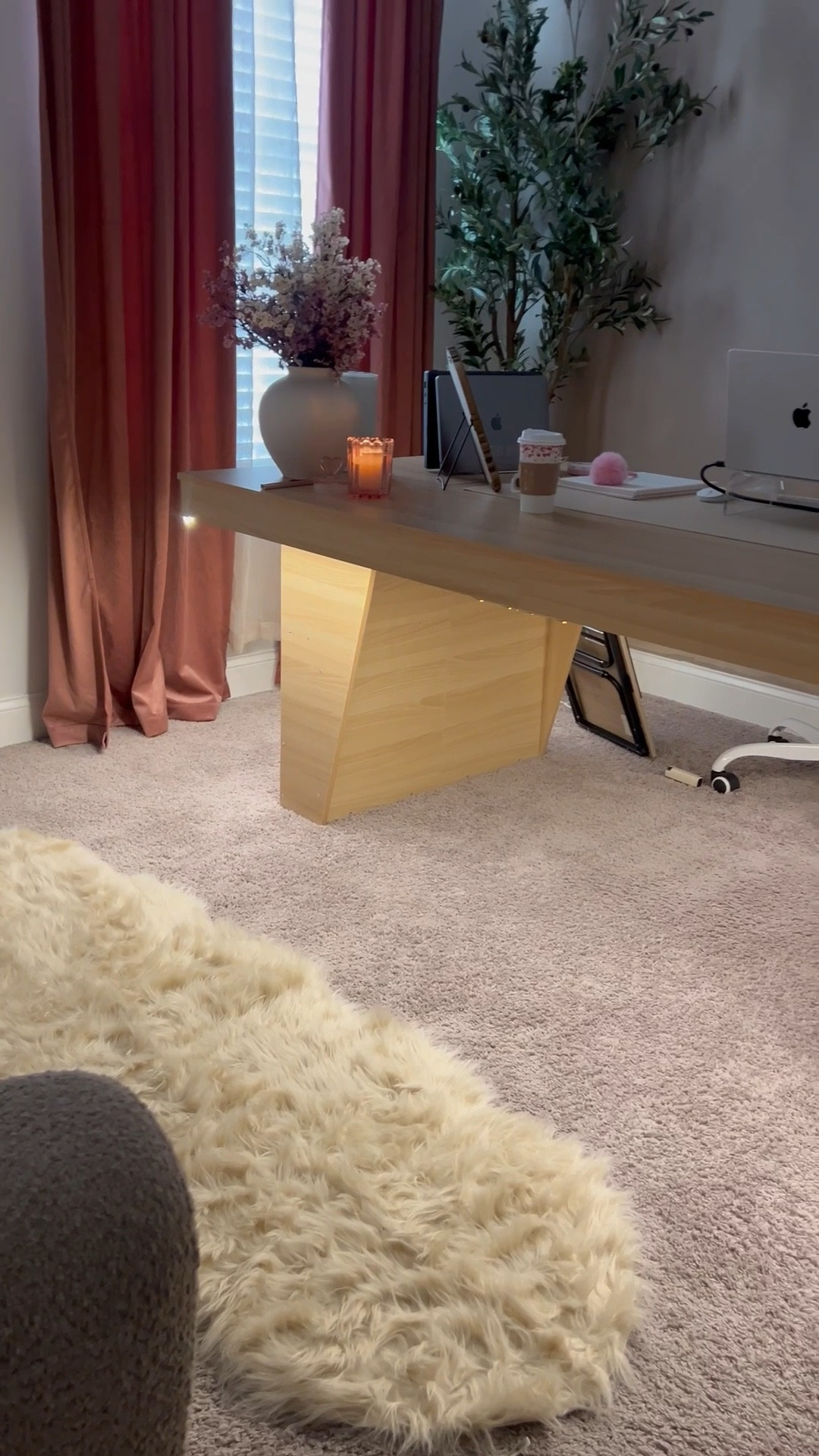 Office furniture & decor 💓

#LTKFindsUnder100 #LTKHome #LTKdayinmylife