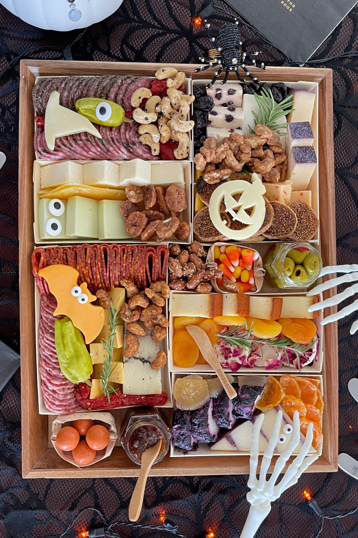 The perfect Halloween charcuterie board from @Boarderie #Boarderie #BoarderiePartner #halloween #halloweenparty #cheeseboard #halloweendecor #ltkhome