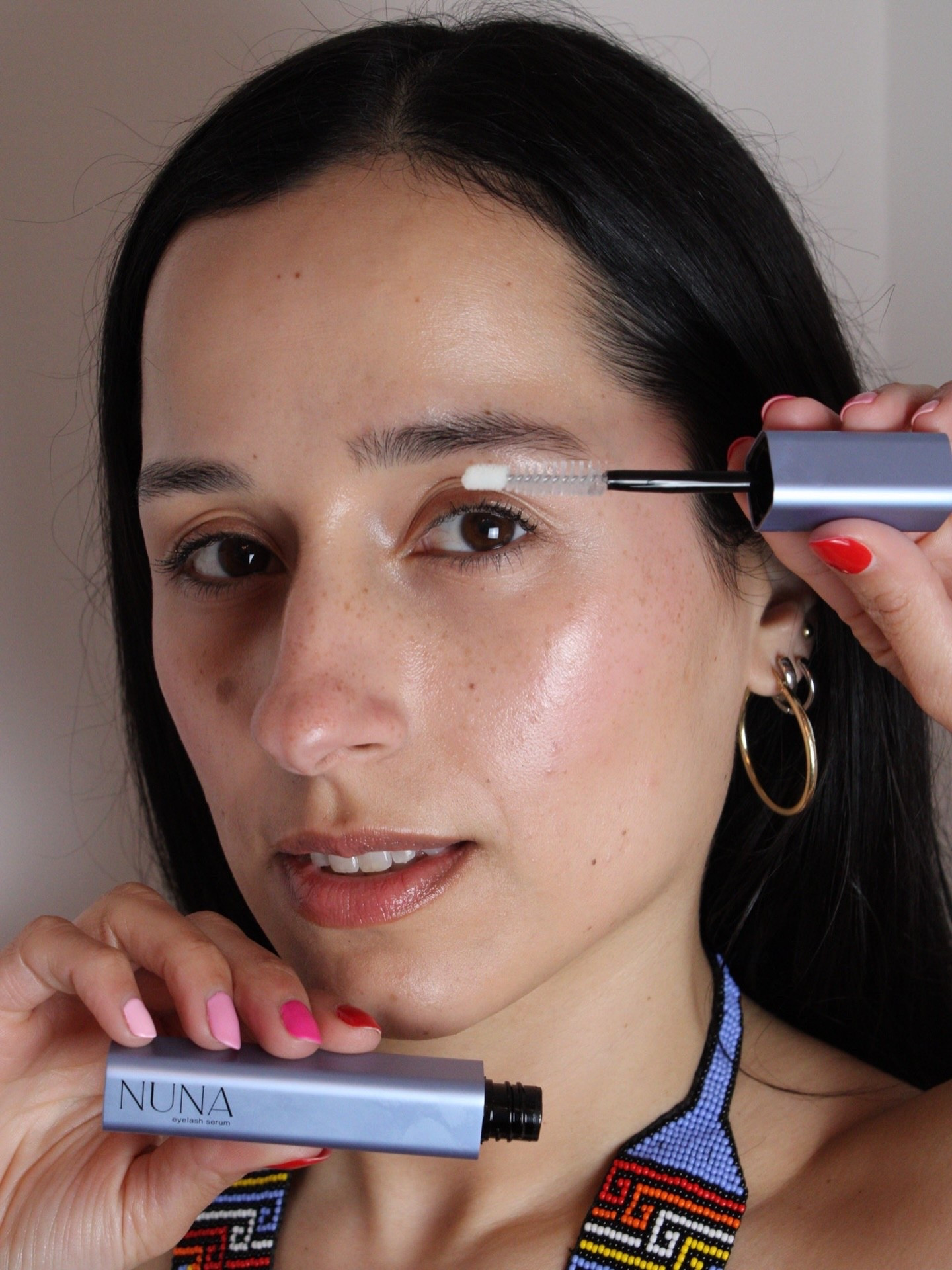 A simple step that makes a difference in my routine.
Using @nuna.beautylab #eyelashserum to help promote stronger, more conditioned lashes over time.

#nunabeautylab #nunabeauty #nunalashes #lashcare