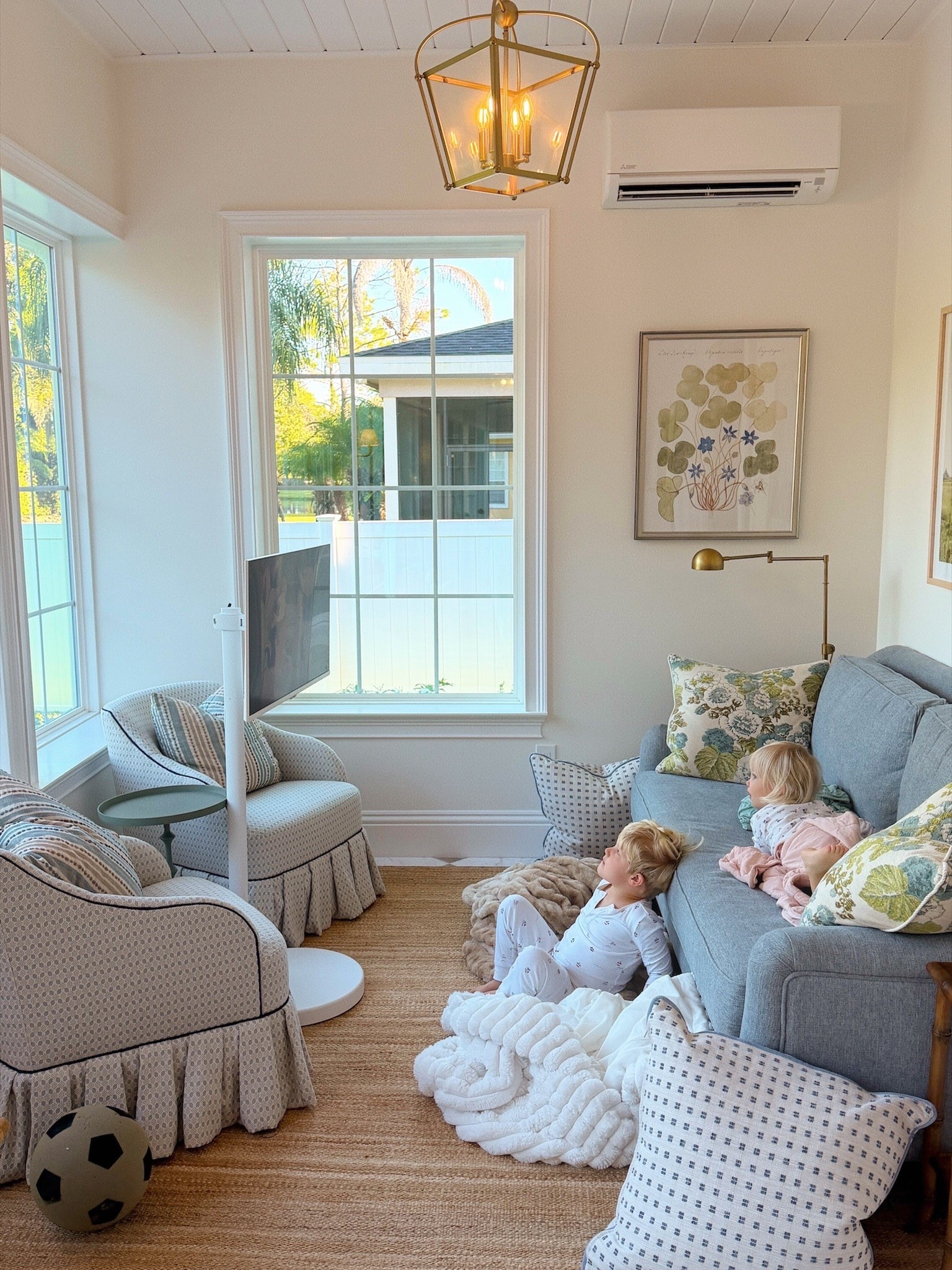 our moveable TV is 30% off right now… perfect for slow, cozy mornings!

#LTKmomlife #LTKHome #LTKSaleAlert