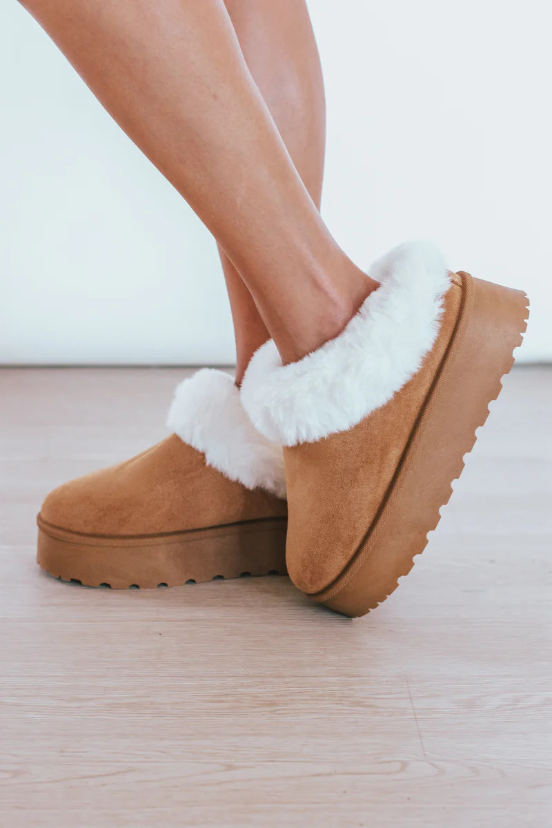Wasting Time Away Platform Fur Slide | Apricot Lane Boutique