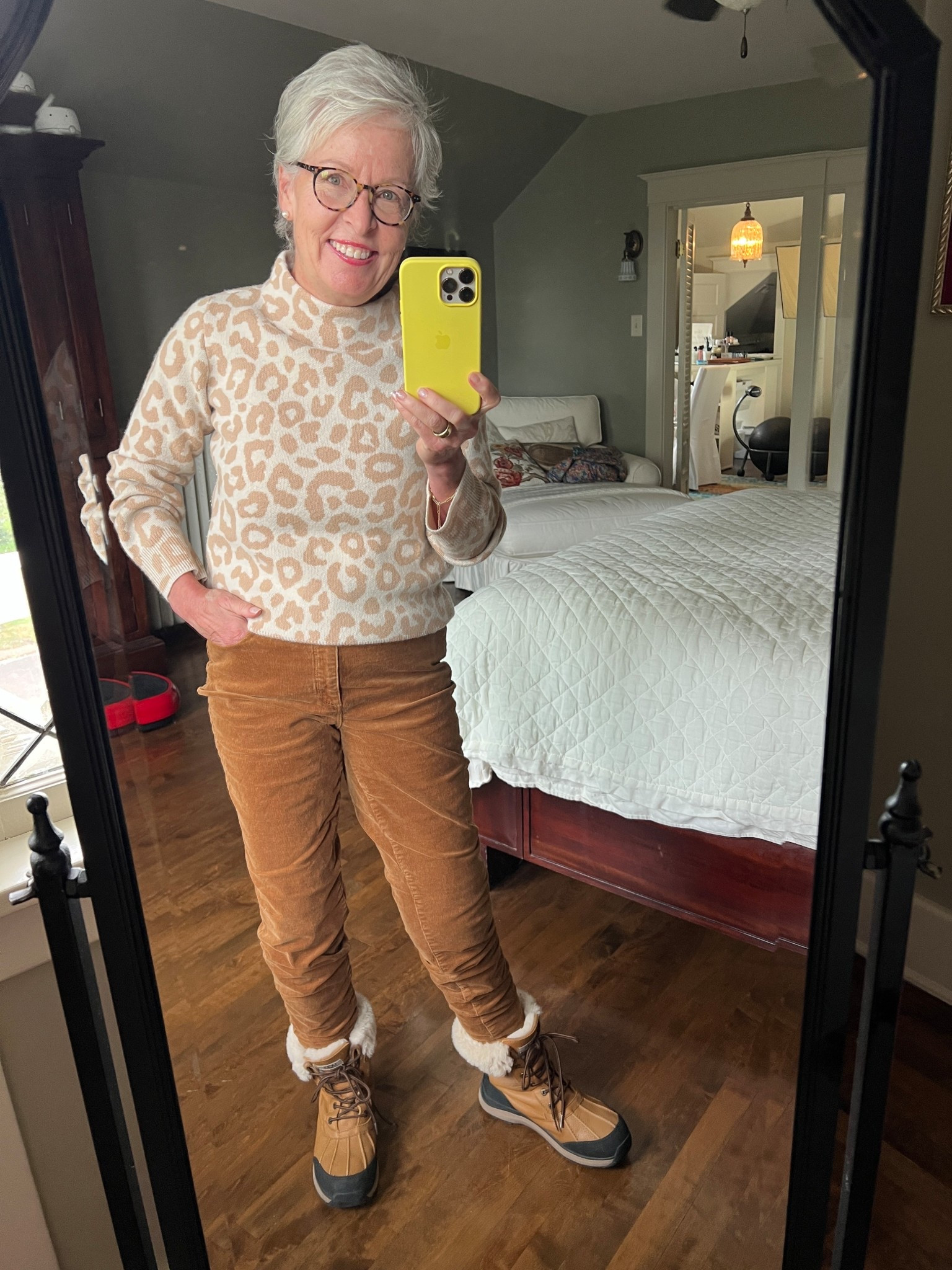 Cozy fit check! I was so excited to break out some of my cold weather clothes when it was rainy and 51* this morning! These Spring neutrals are giving all the cozy, fall vibes. 
