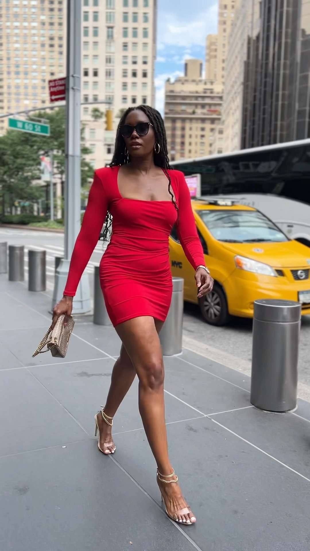 Painting the town red in this bodycon Nookie dress! 

I’m wearing size L