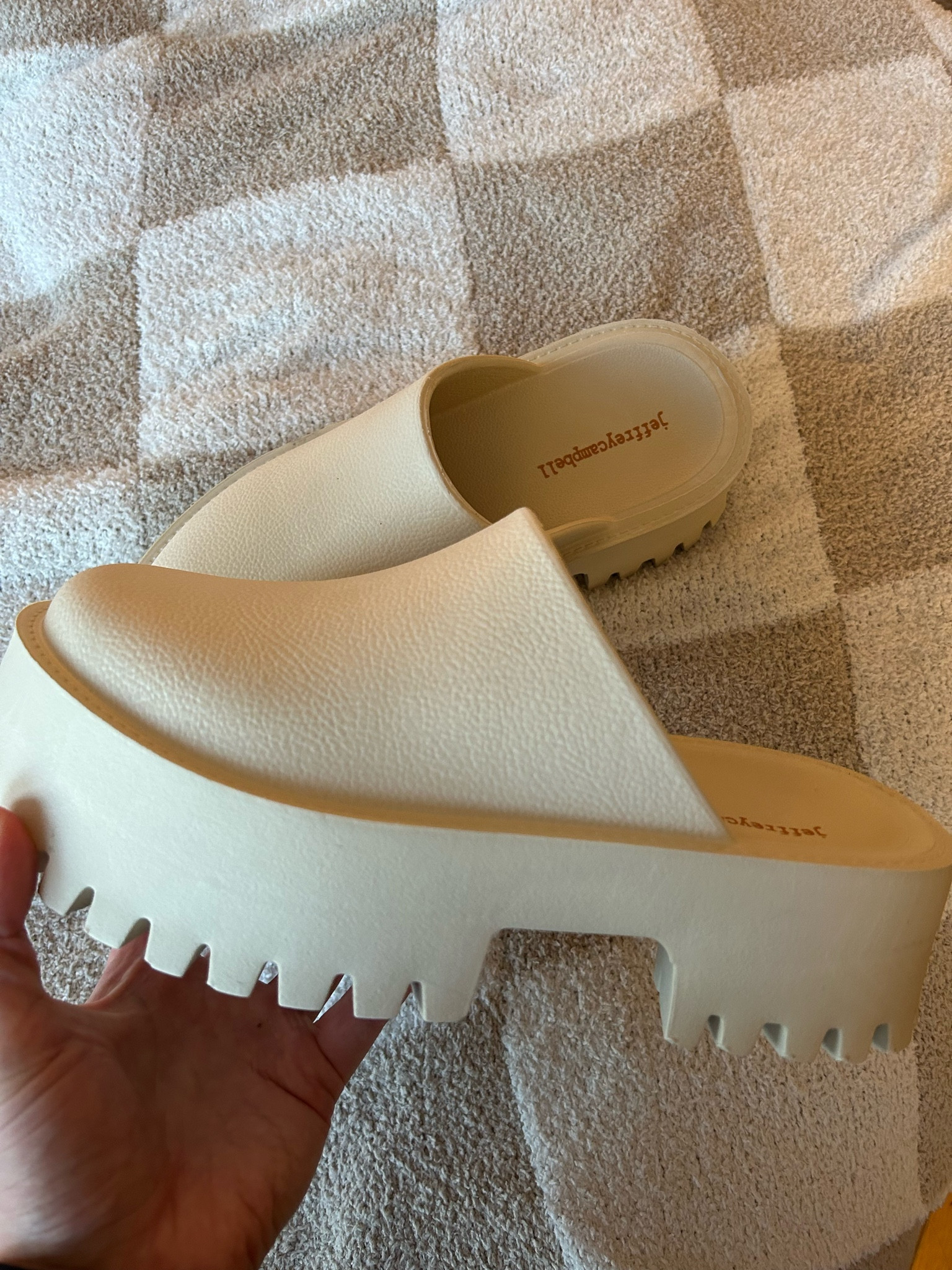 The cutest clogs for spring time!! 


Clogs, spring, spring fashion, spring shoes, casual shoes, clog trend, Gucci clog dupes, spring shoe trend

#LTKFind #LTKSeasonal #LTKstyletip