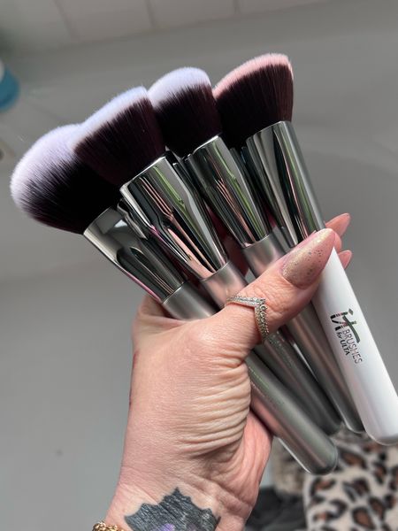 Clean brushes 🤩
I love these IT Cosmetics brushes. So soft and has lasted forever! 

#LTKstyletip #LTKfindsunder50 #LTKbeauty