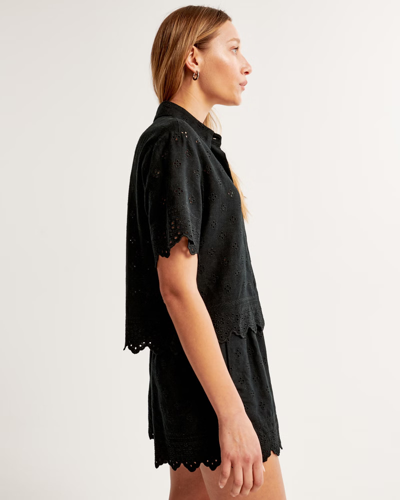 Short-Sleeve Scallop-Hem Shirt | Abercrombie & Fitch (US)