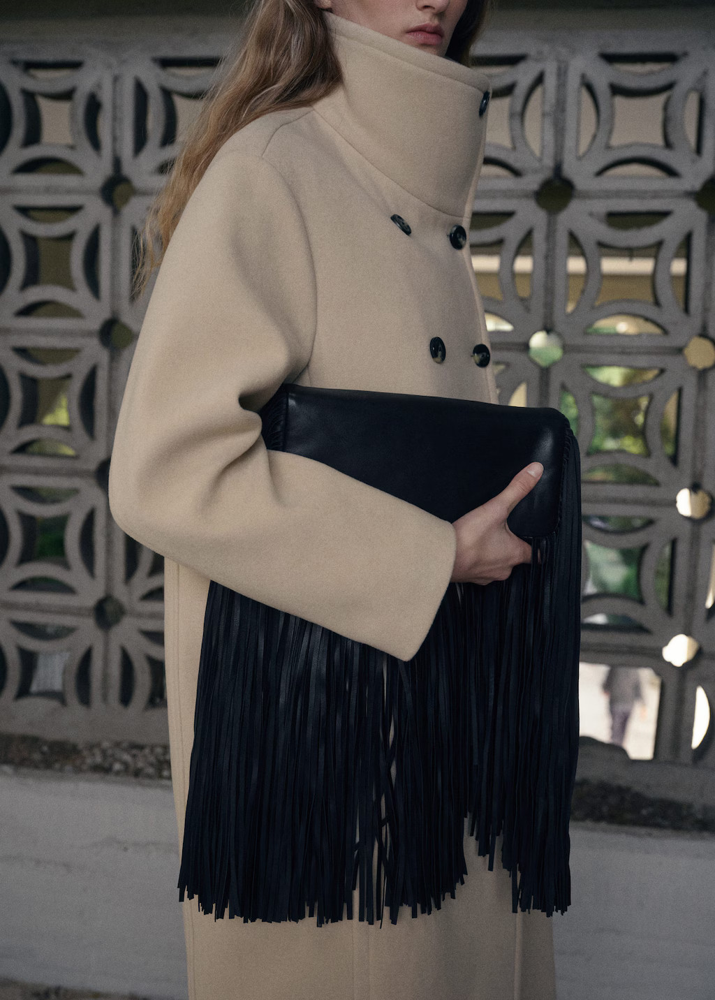 Leather handbag with fringes black - Woman - One size - MANGO | Mango (US/MX/AU)