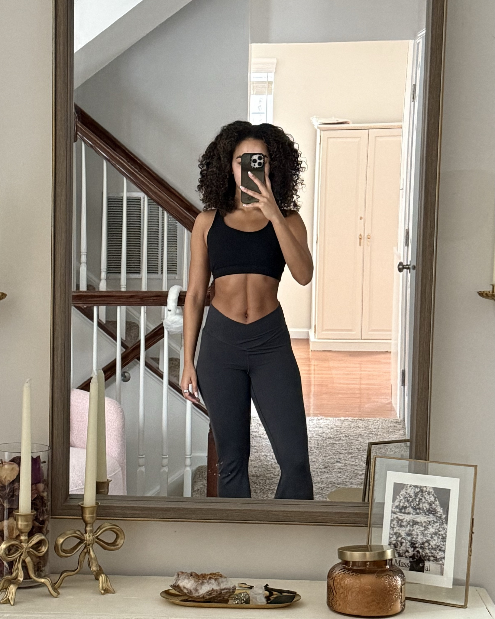 my favorite v shape yoga pants  from aerie ! so comfortable and stretchy #yogapants#vcut