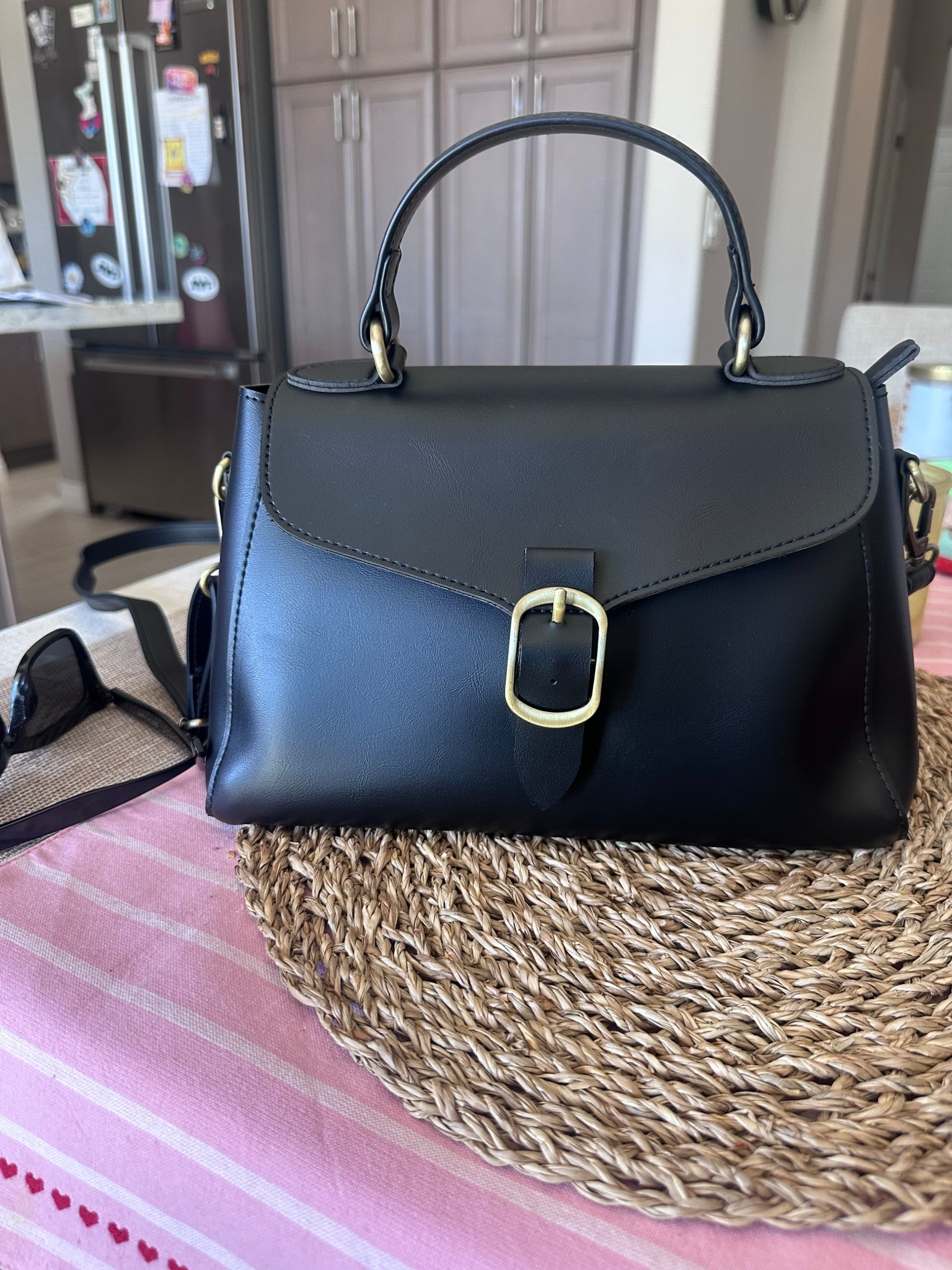 Obsessed with my new top handle bag from Amazon, looks expensive and love how it can be a crossbody too 🖤

#LTK #LTKbag #Amazonfinds #Amazonpurse #blackpurse #crossbody