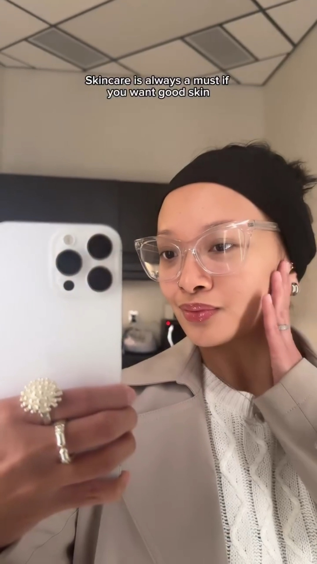 ✨Non-surgical Facelift Facial @spa.lalueur.ma 🤍

everything I got ~ deplaning, extraction, high frequency treatment, red/blue/green LED light therapy (developed by @nasa , FDA-approved)

Boston spas, spa day, self-care routine essentials, beauty routine maintenance, wellness, LED light therapy, non-surgical facelift, anti-aging facials treatments

.
.
.

#SpaDay #SelfCare #BostonSpa #BostonBeauty #BostonWellness #Beauty #BeautyRoutine #BeautyMaintenance #Wellness #LEDLightTherapy #FaceLift #NonSurgicalFacelift #Facials #AntiAgingFacials #AntiAgingTreatment #BostonMA #Boston #Burlington #BurlingtonMA

#LTKselfcare #LTKdayinmylife #LTKBeauty