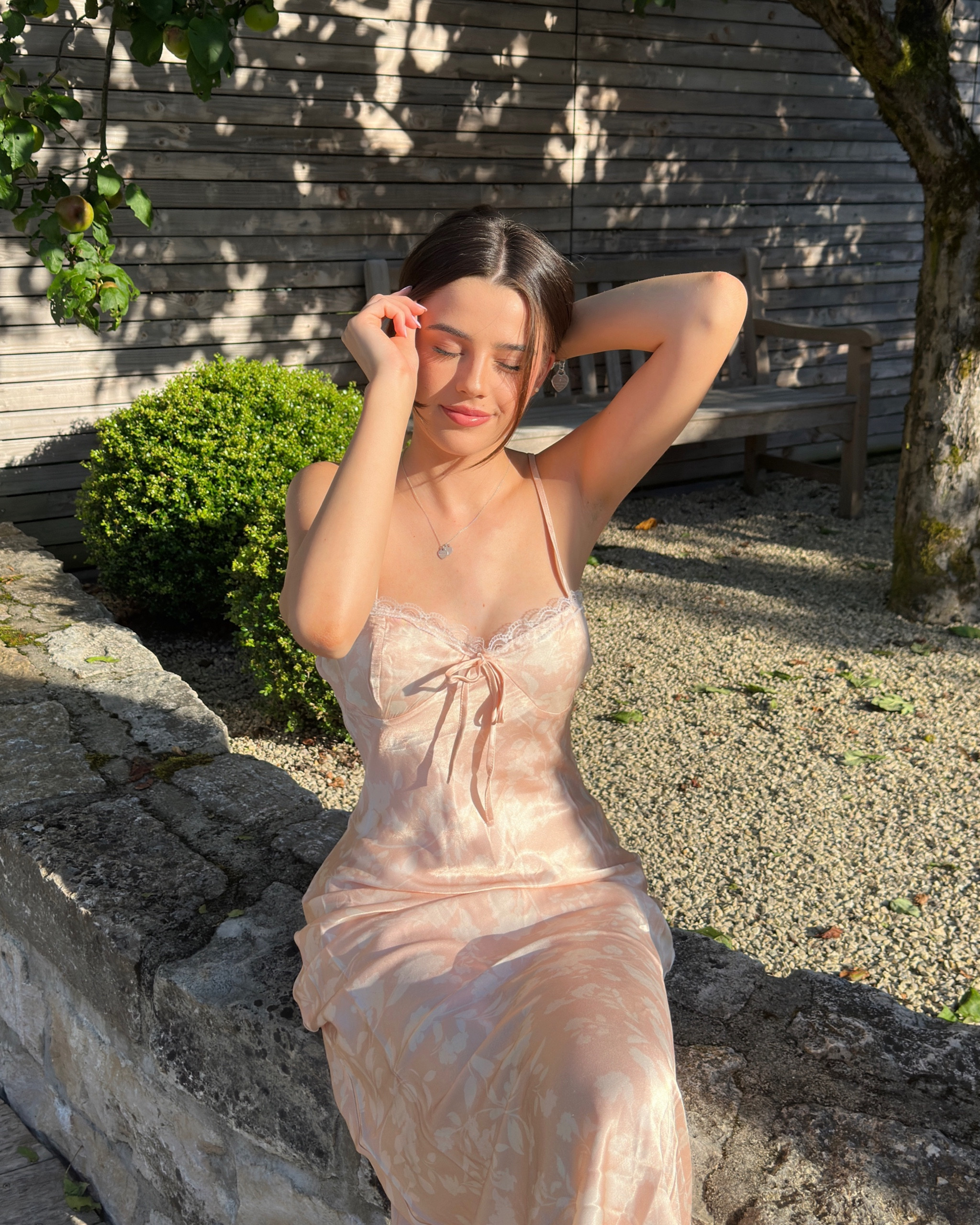 Satin Mididress 

#LTKeurope #LTKsummer #LTKstyletip