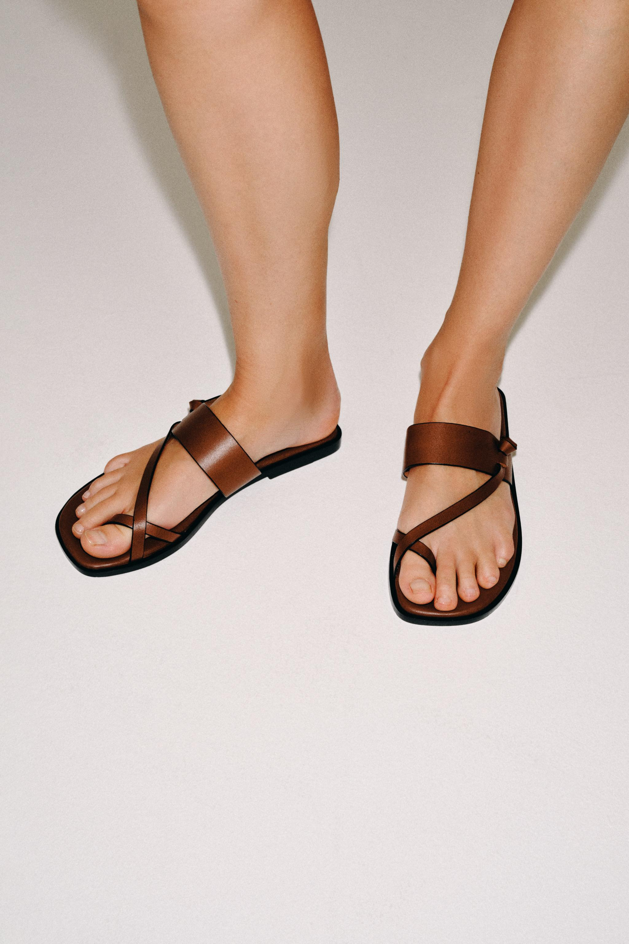 FLAT LEATHER STRAPPY SANDALS | Zara US