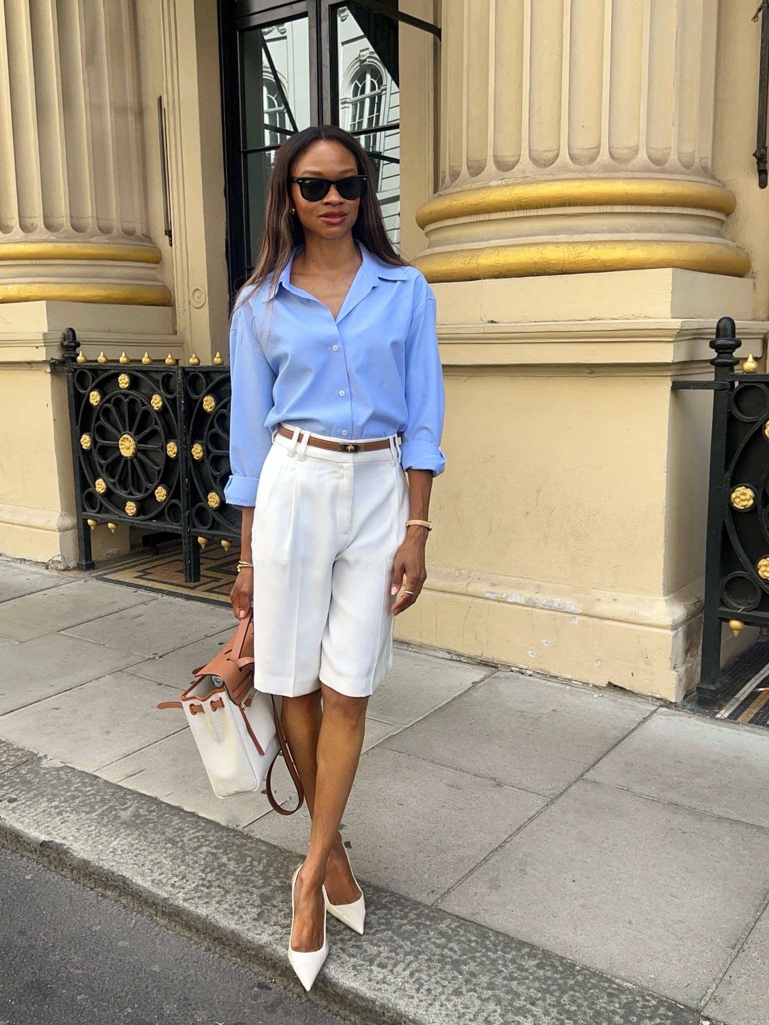 White Tailored Bermuda Shorts 


#summeroutfit #citylook