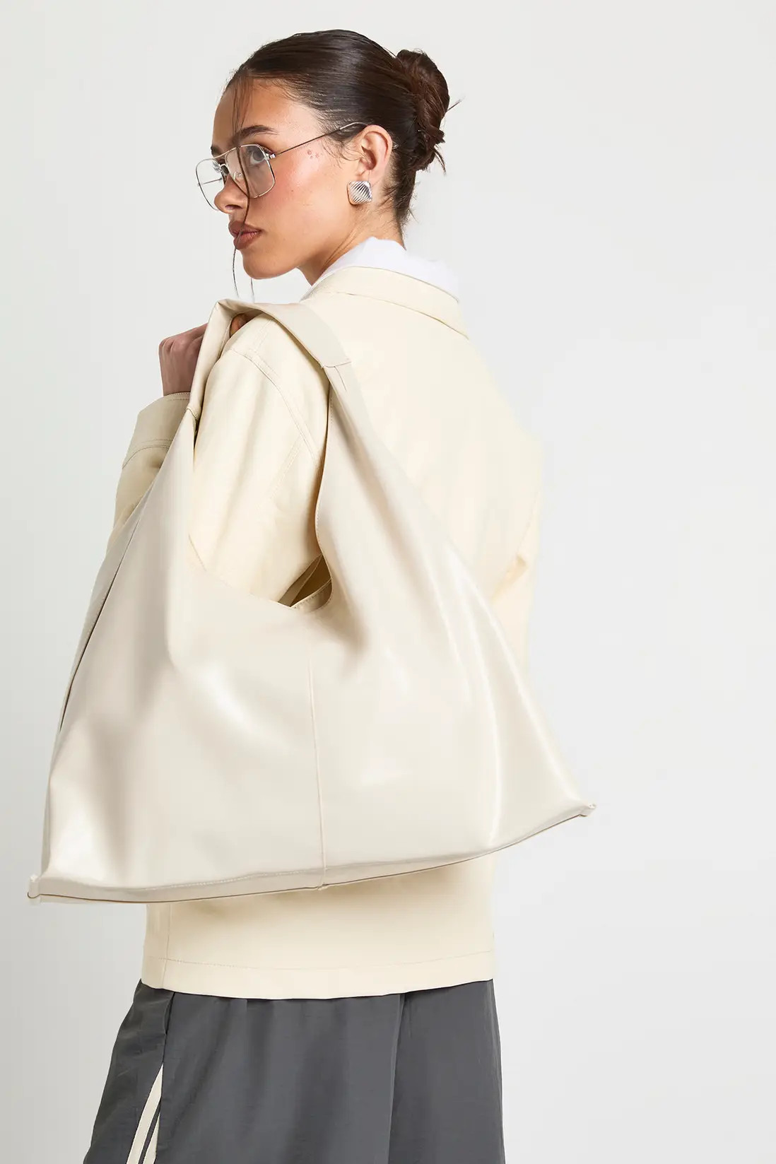 Ecru Slouchy Tote Bag | Boohoo USA | boohoo (US & Canada)