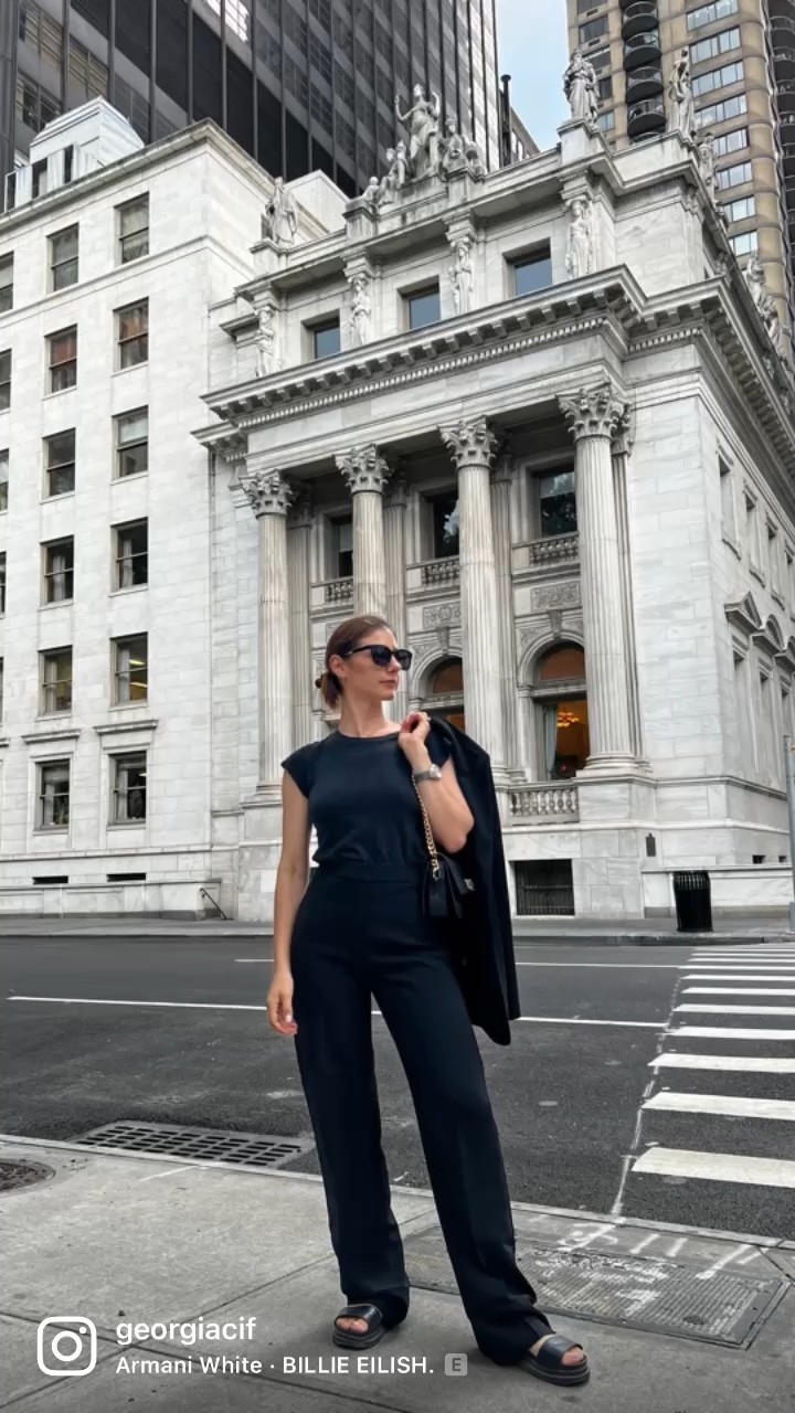 All black outfit, everyday outfit, minimal style, autumn outfits, autumn style, fall style, transitional outfits

#LTKstyletip #LTKSeasonal