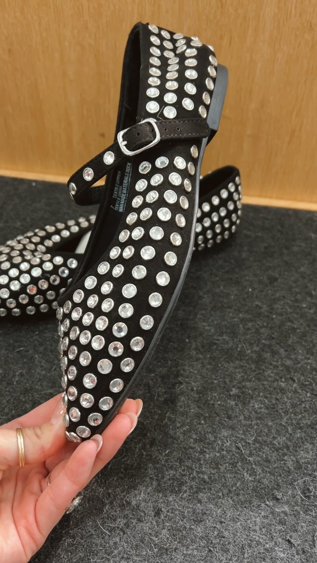 These ballet flats are a designer look for wayyyy less. These are bold & easily pair with dresses / skirts / jeans

#LTKShoeCrush #LTKWorkwear #LTKFindsUnder50