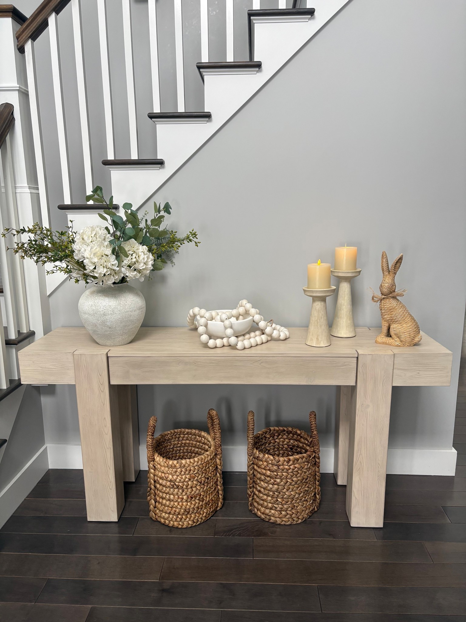 Spring Entryway table 

#LTKHome
