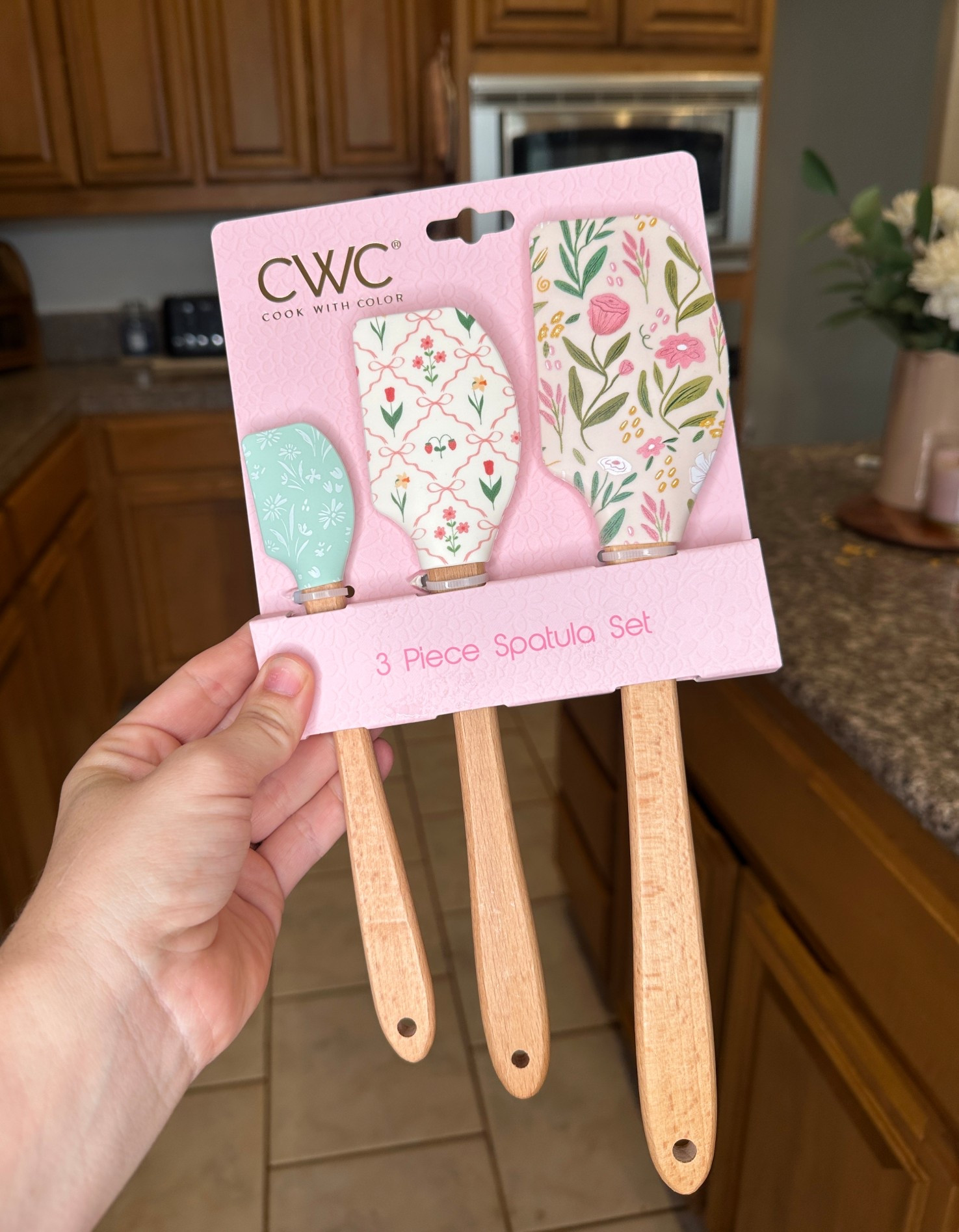 Tell me this isn’t the cutest spatula set for spring 🌸
I couldn’t resist the little floral details. Perfect for baking days, pancake mornings, and all the cozy kitchen moments.


#LTKHome #LTKmomlife #LTKfoodie