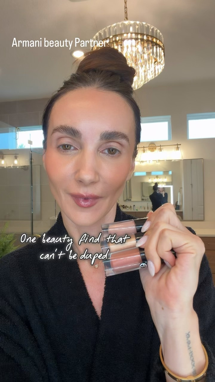 GRWM- everyday makeup routine Makeup details
● Armani beauty luminous silk foundation in shade 5.75
● Armani beauty luminous silk concealer in shades: 5.4 and 5.75
● Armani beauty eye tint in NEW shades 20S Rose, 40S Tearose, 80M Mauve
● Armani Power of You EDP, a perfect fall vanilla scent with a pomegranate note. That’s both
sweet and cozy
@armanibeauty @Sephora #ArmanibeautyPartner #powerofyou #armanimakeup

#LTKBeauty