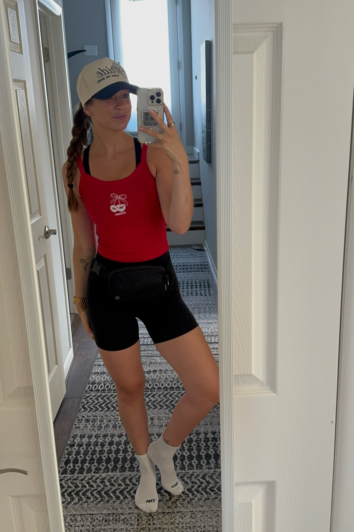 Stride Hat & Stride Tank but linked the rest! Size 4 sports bra and size small biker shorts. All true to size 