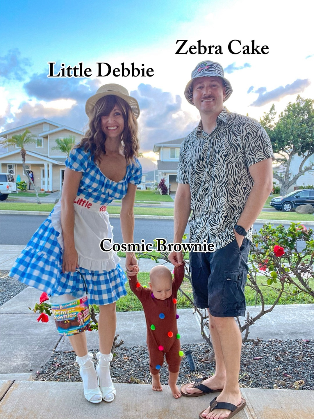 Unique family Halloween costume! Our first Halloween as a family of 3 and I don’t know if I can top this costume. 