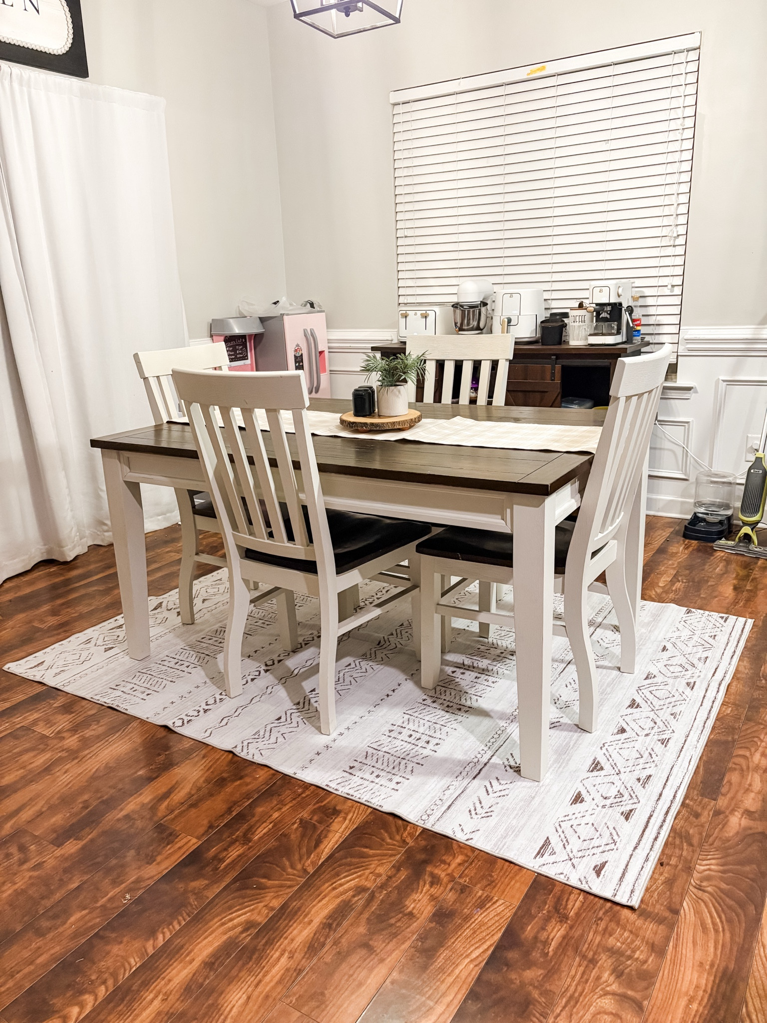 Washable rug for $35??! Yes please!! 

#LTKHome #LTKFindsUnder50 #LTKSaleAlert