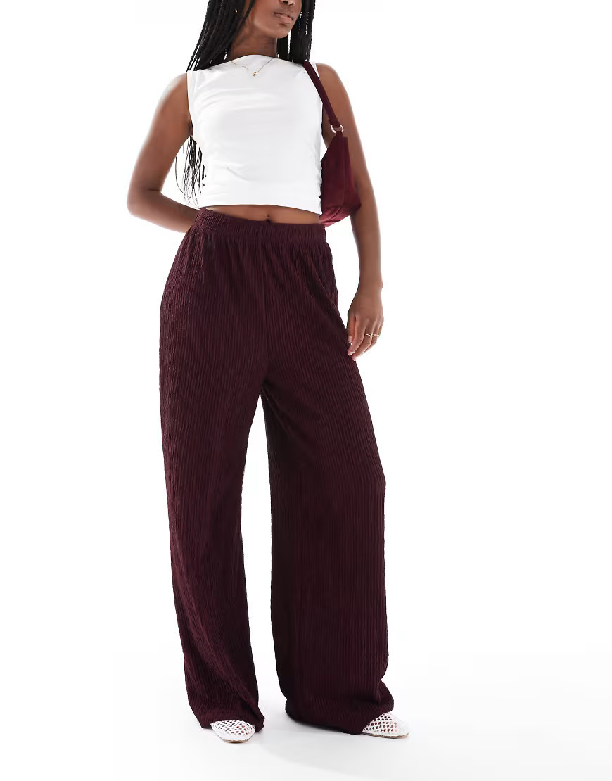 New Look textured wide leg trousers in burgundy | ASOS (Global)