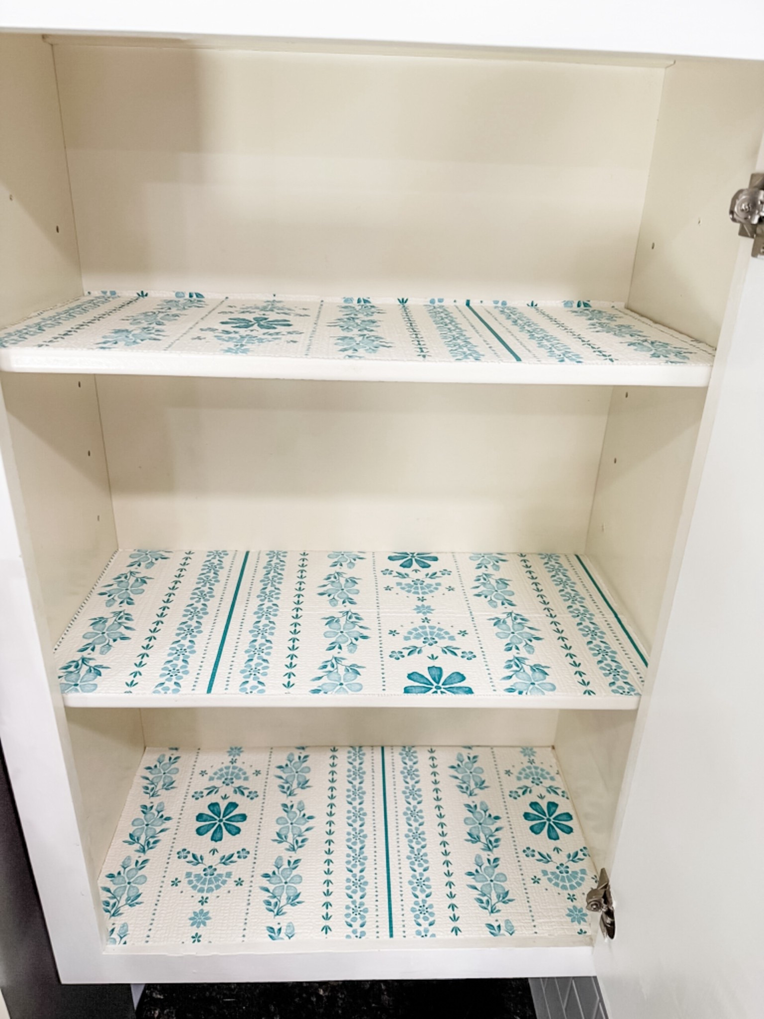 Organization kick in full swing 🙌 My kitchen cabinets were no longer functional so it was time for a refresh. I picked this affordable shelf paper and used spray adhesive (so much better than peel and stick!) to line the busiest cabinet in our kitchen. Now it feels fresh and functional every time I open it.

Materials linked here so you can grab them too 🔗 ⬇️

#LTKHome