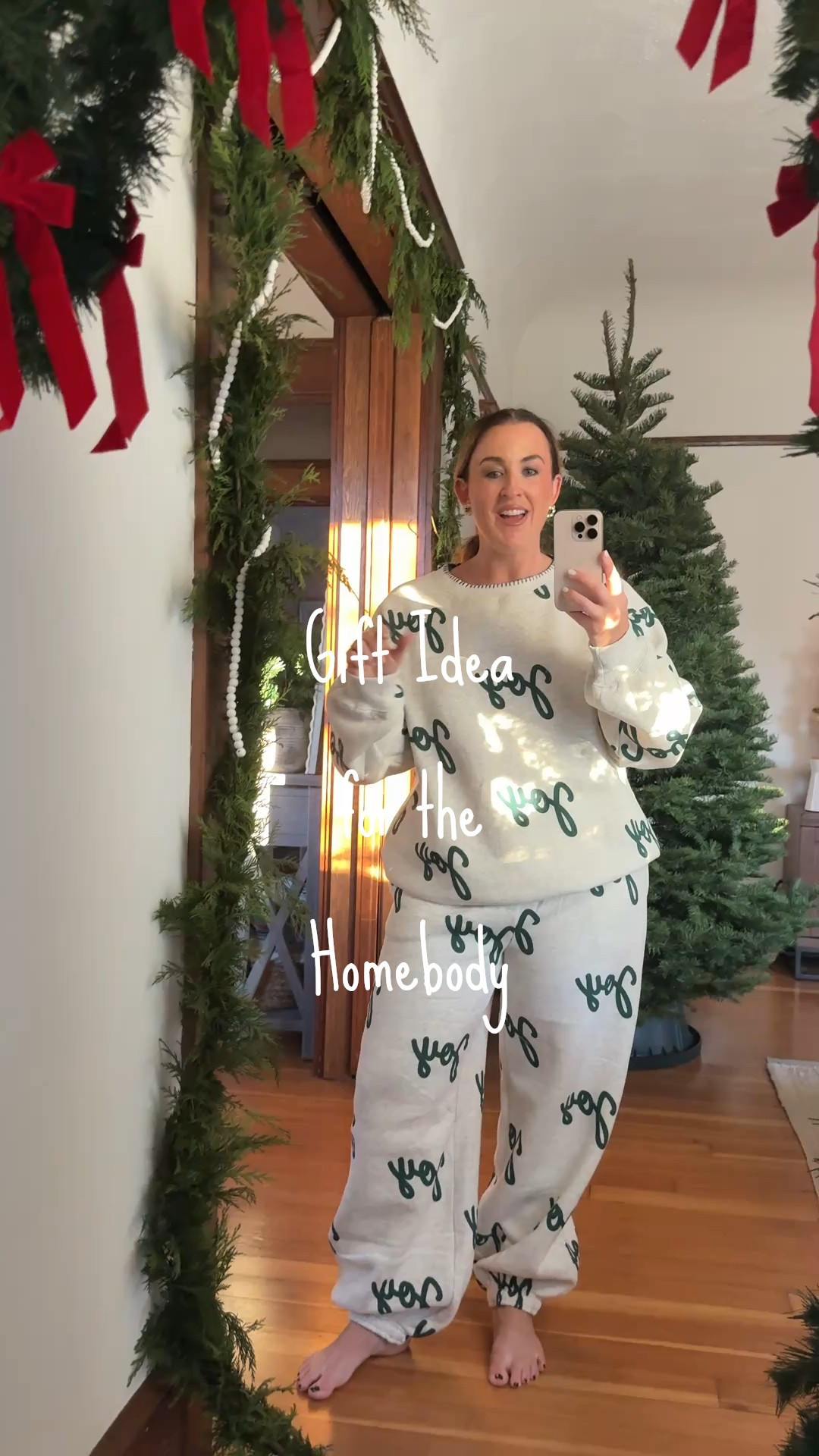 Gift idea for the homebody - the perfect pair of sweats!

Holiday loungewear, best loungewear, holiday sets

#LTKMidsize #LTKHoliday #LTKootd