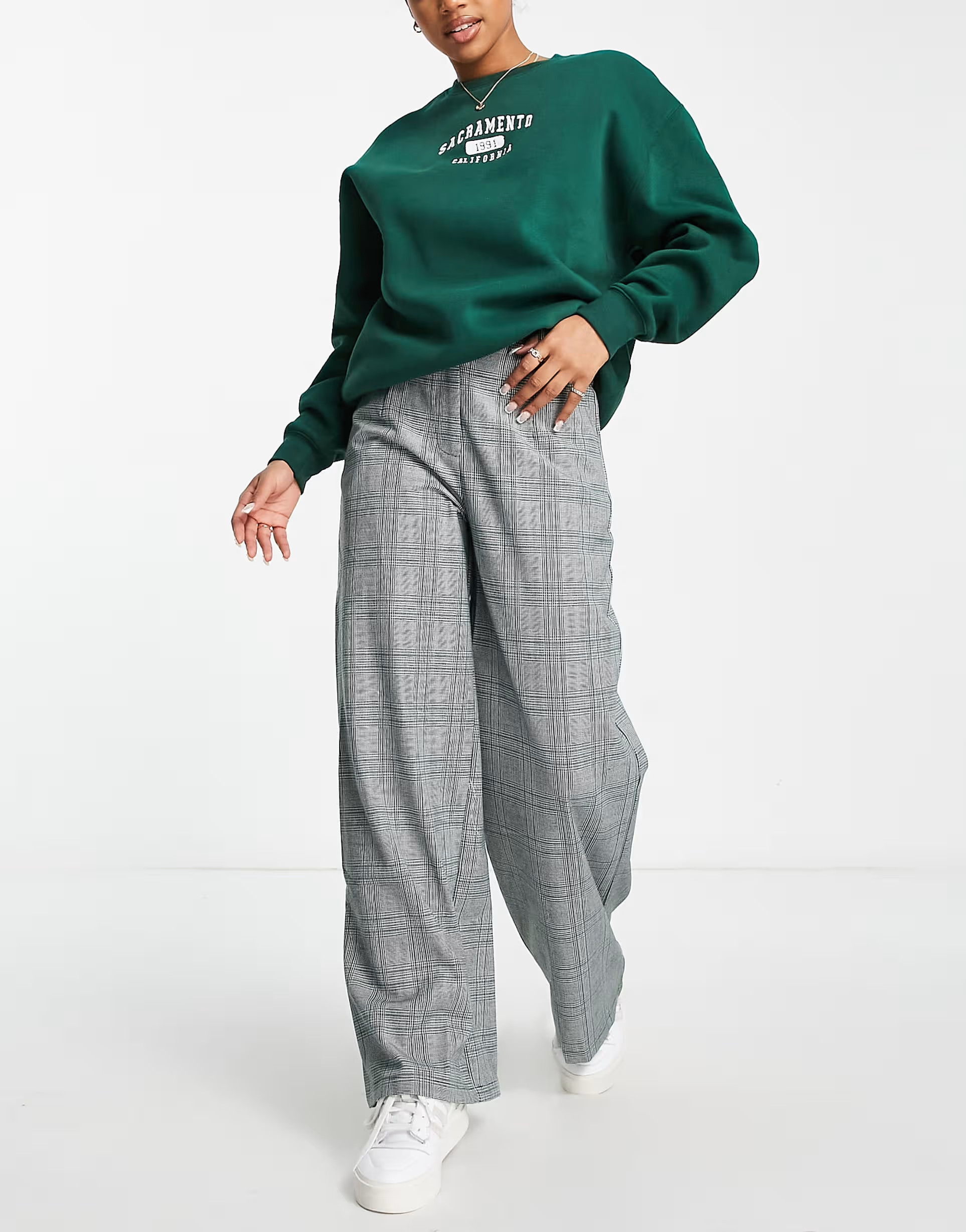 Urban Revivo wide leg pants in green check | ASOS (Global)