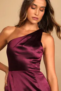 On the Guest List Burgundy Satin One-Shoulder Maxi Dress | Lulus (US)