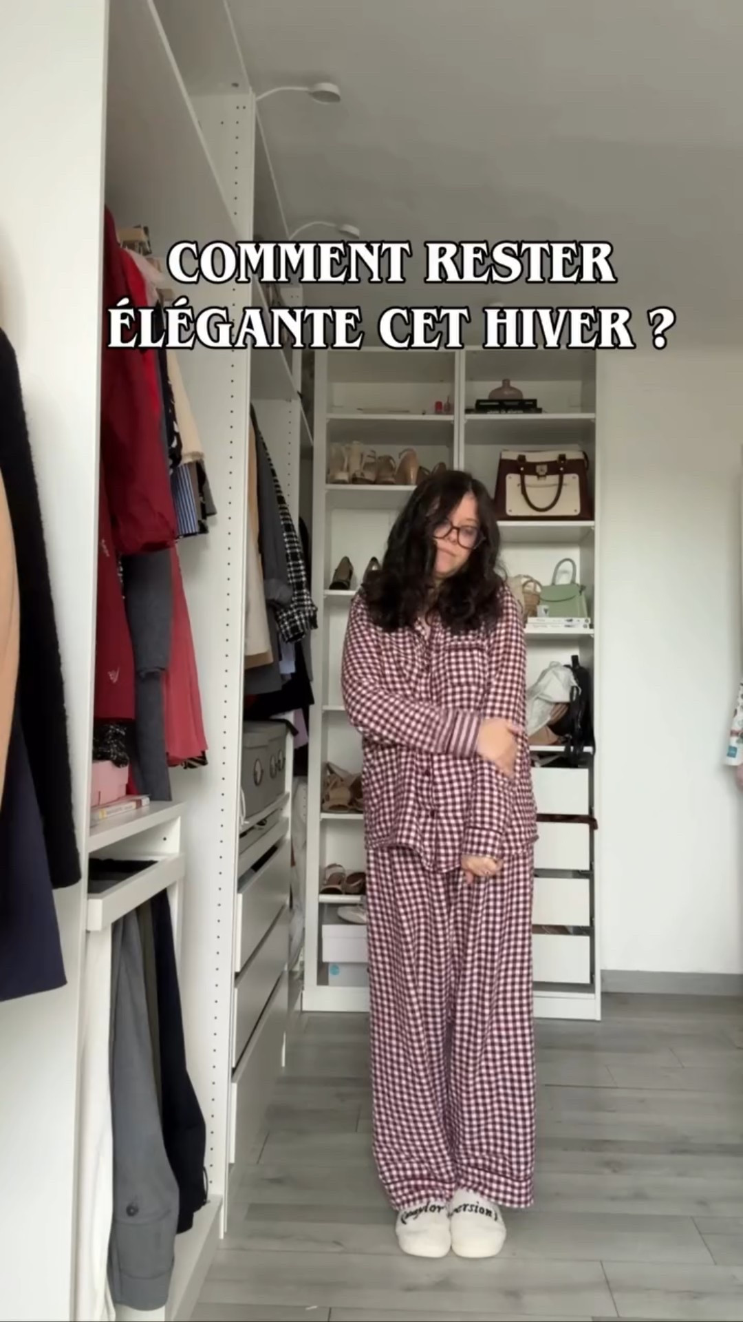 S’habiller élégamment en hiver, c’est surtout une question de structure : de belles matières, quelques bonnes bases… et tu tiens la journée.
Les accessoires viendront parfaire tout ça — bonnet, écharpe, gants — on en parle très vite ici.

Dis-moi en commentaire ce qui t’aide le plus à rester élégante quand il fait froid.
.
.
.
.
.
#conseilmode #fashiontips #astucemode

#LTKstyletip #LTKmodest #LTKwinter