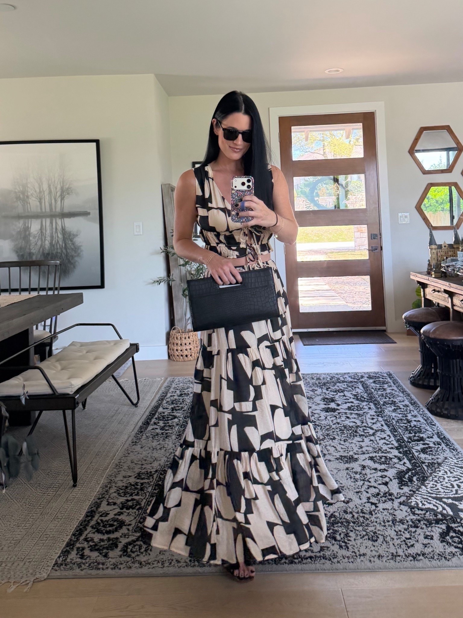 Another favorite @giginewyork clutch that is 25% off along with everything sitewide! I have this bag in tan as well and it’s perfection.

#LTKSaleAlert