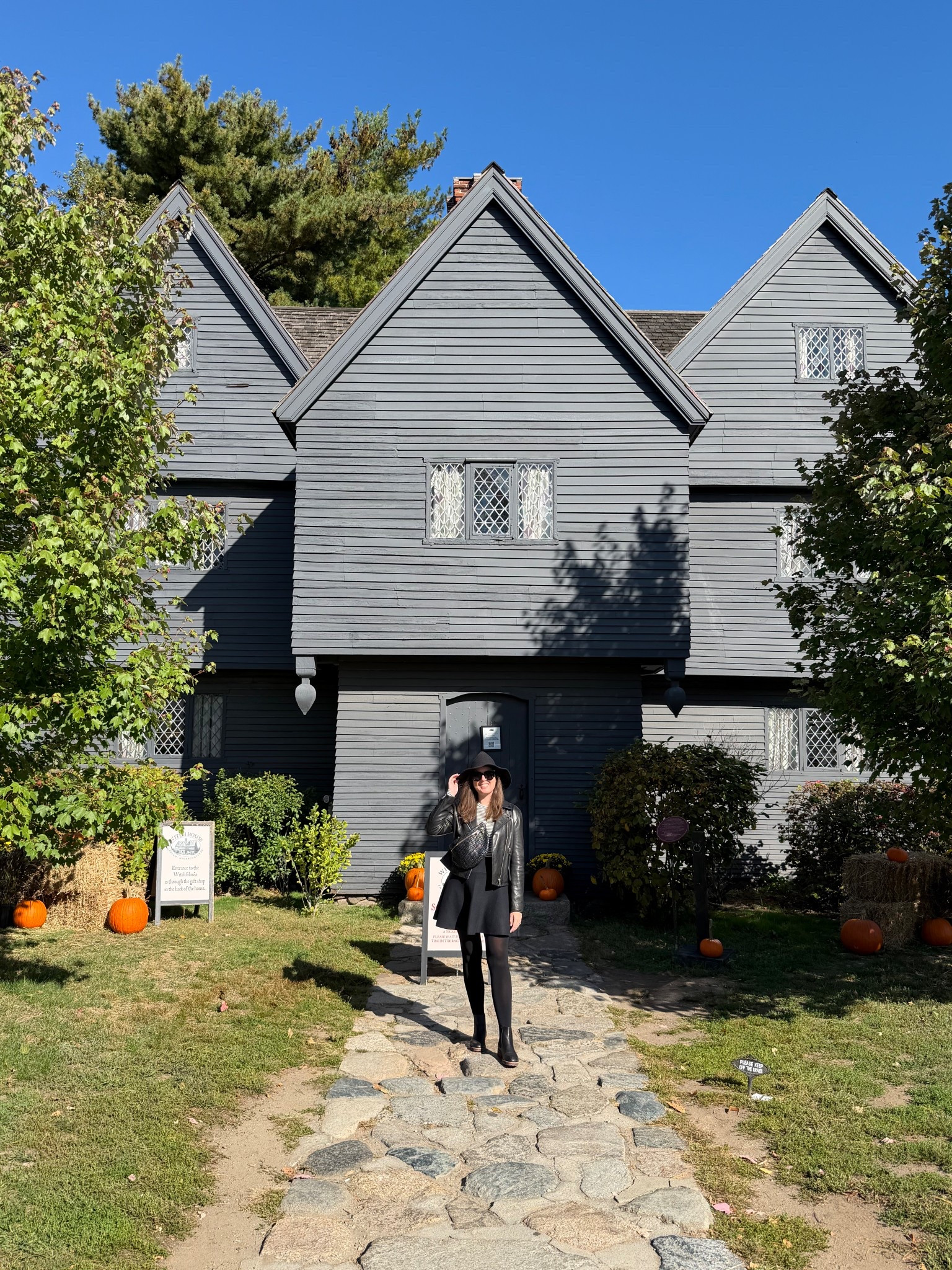 Salem outfit

Fall outfits, jeans, boots, suede bag, fall family photos outfits, fall dress, denim dress, travel outfit, New England outfit, fall outfit, cardigan, fall wedding guest dress, date night outfits, fall decorations, fall fashion

#LTKHalloween #LTKFindsUnder100 #LTKStyleTip