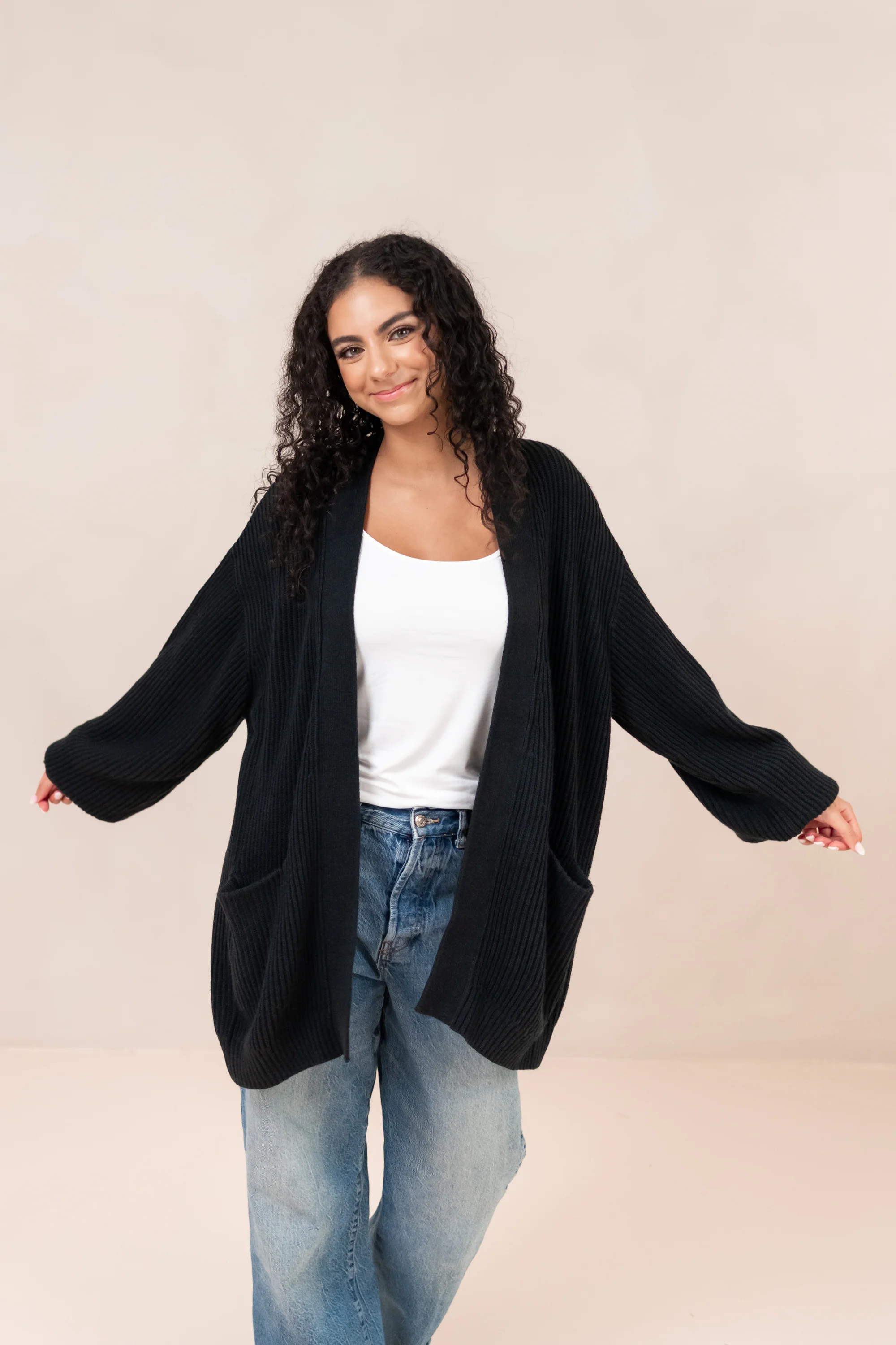 Chunky Knit Women's Oversized Cardigan in Midnight | Kyte Living