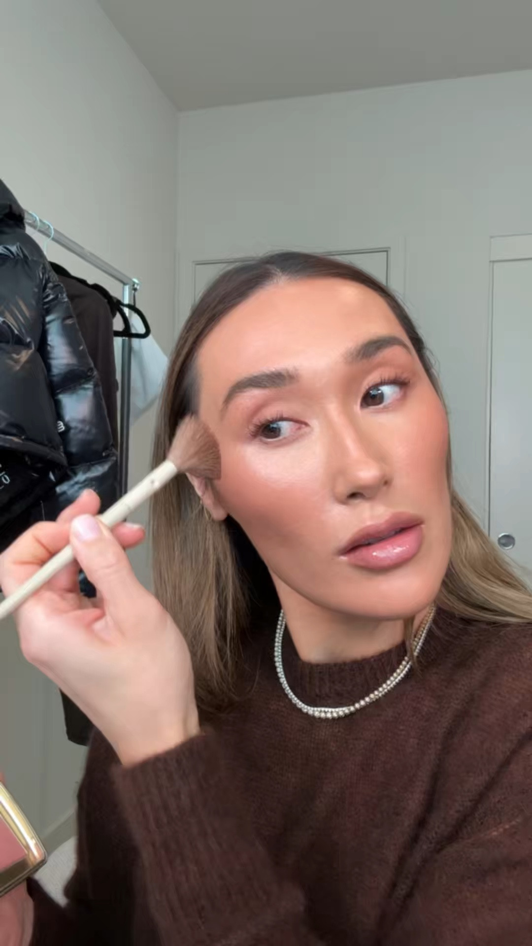 get ready with me 🐻

#LTKHoliday #LTKBeauty #LTKGiftGuide