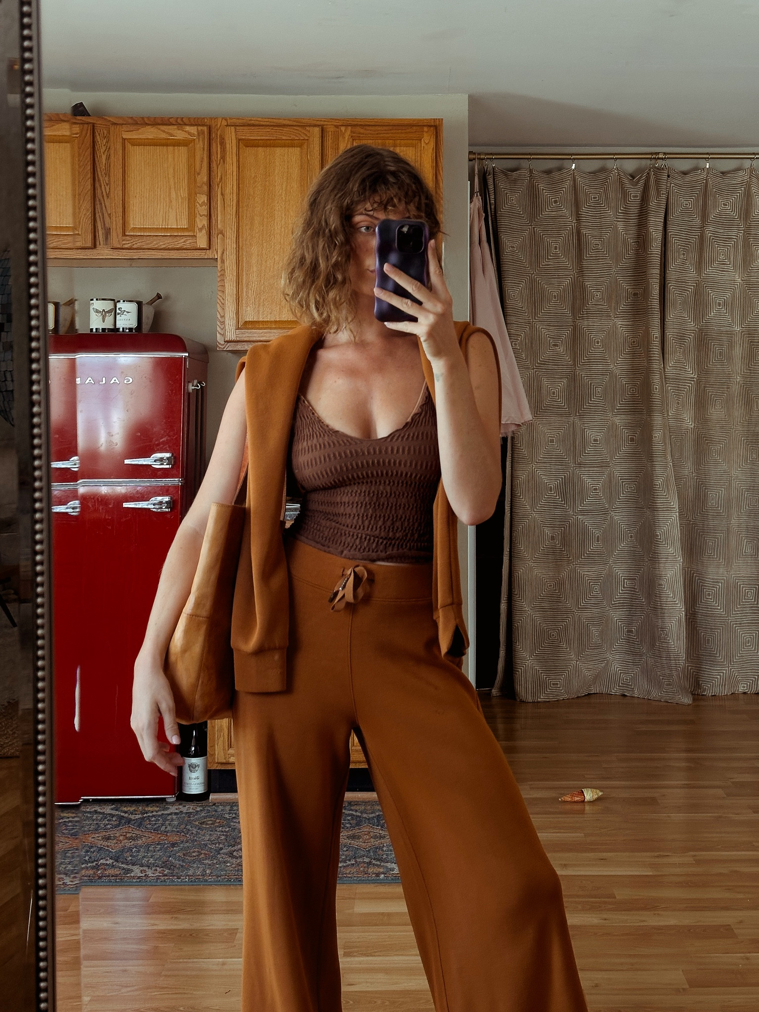 Airport fit 🍁 this set is surprisingly from Spanx and it’s literally so soft and buttery?? This color isn’t avail anymore but check out the ones they do have!! It’s my go to travel fit. 