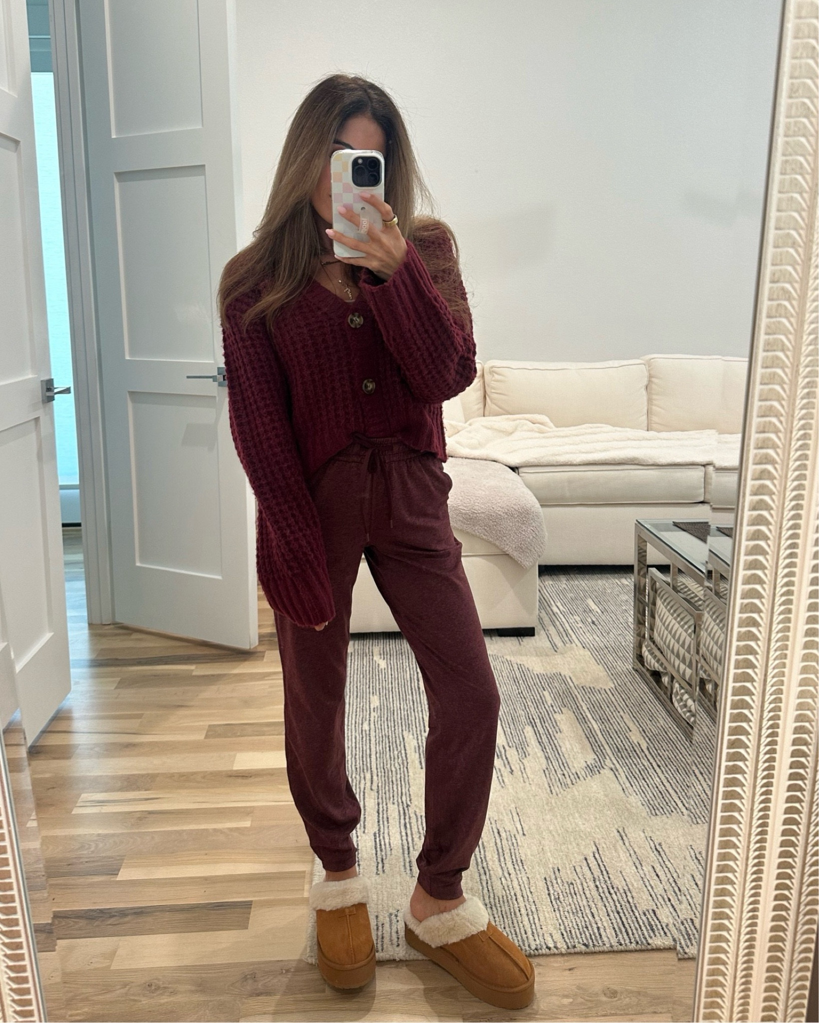 Comfy joggers size 0 sweater xs slippers 

#LTKCyberWeek #LTKFindsUnder50 #LTKHoliday